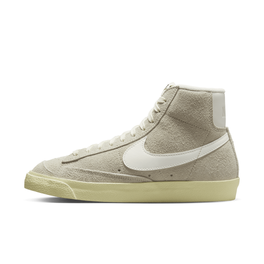 nike blazer mid 77 vintage trainers in white and green