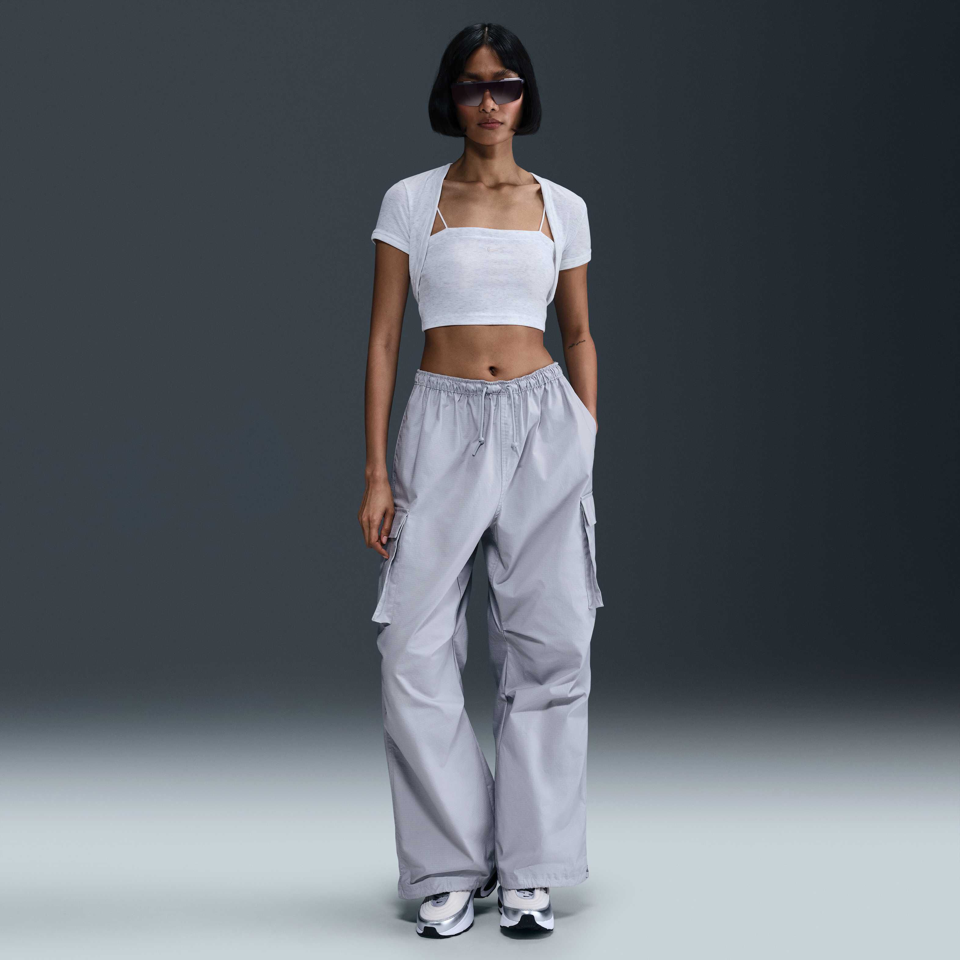 送料込み 追跡あり Nike Sportswear Chill Knit 長袖 Nike Sportswear Chill Knit Women's Graphic T-Shirt. Nike JP