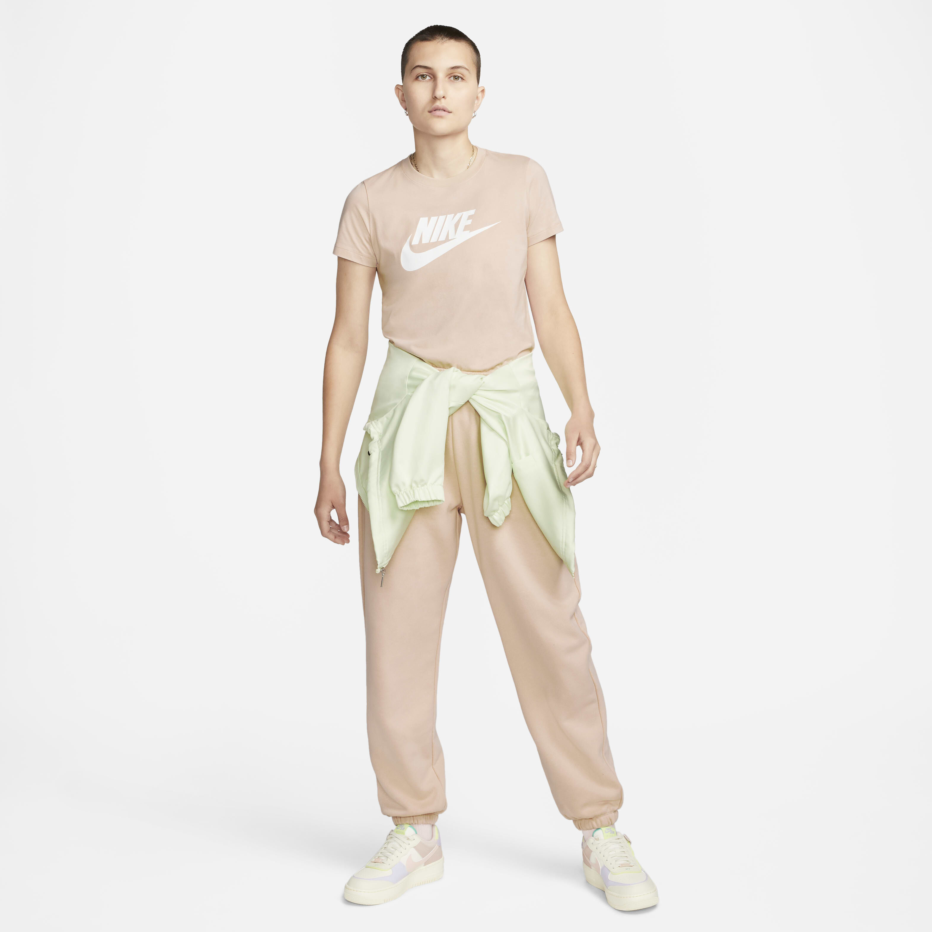 Nike Sportswear Essential image number 3