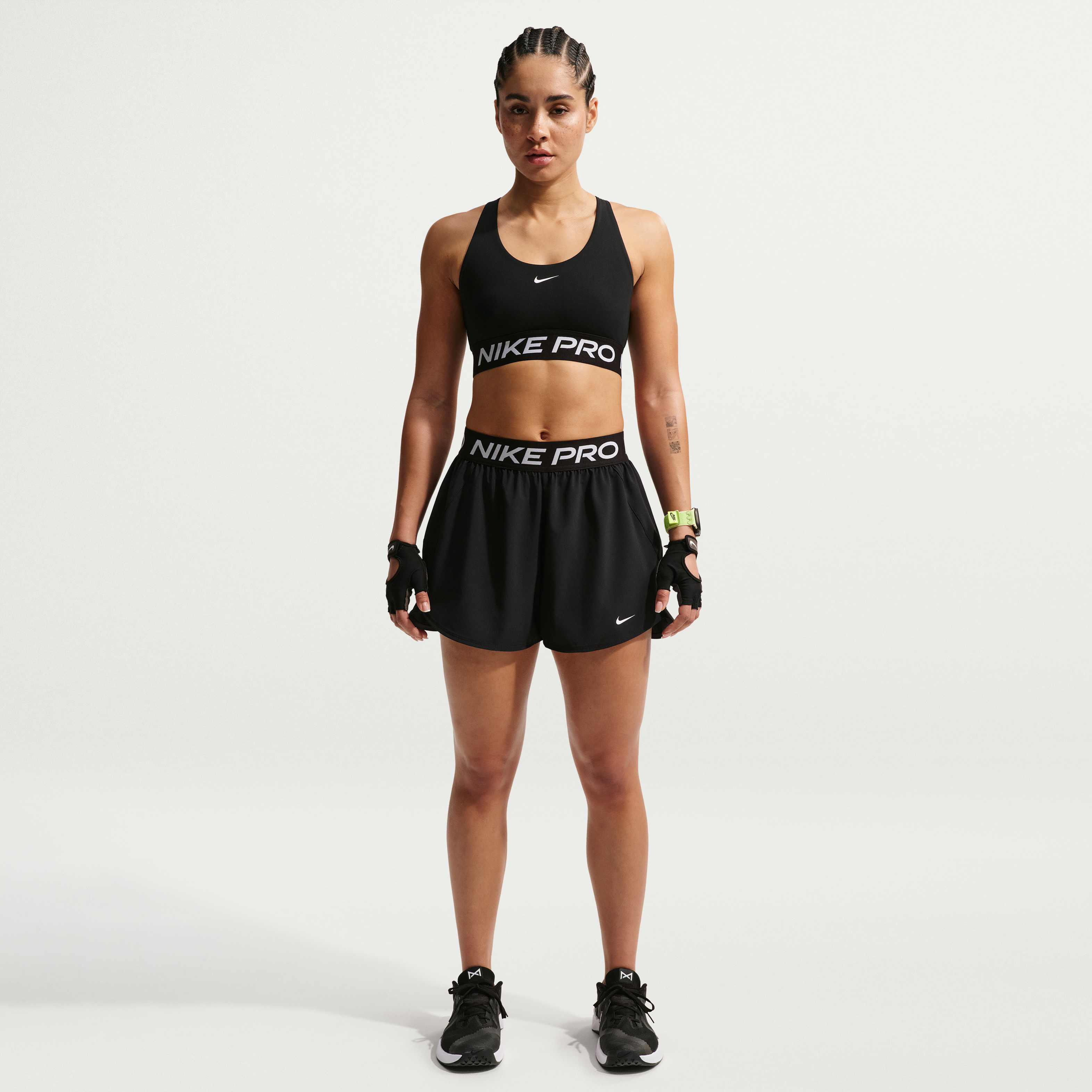 Nike Pro image number 0