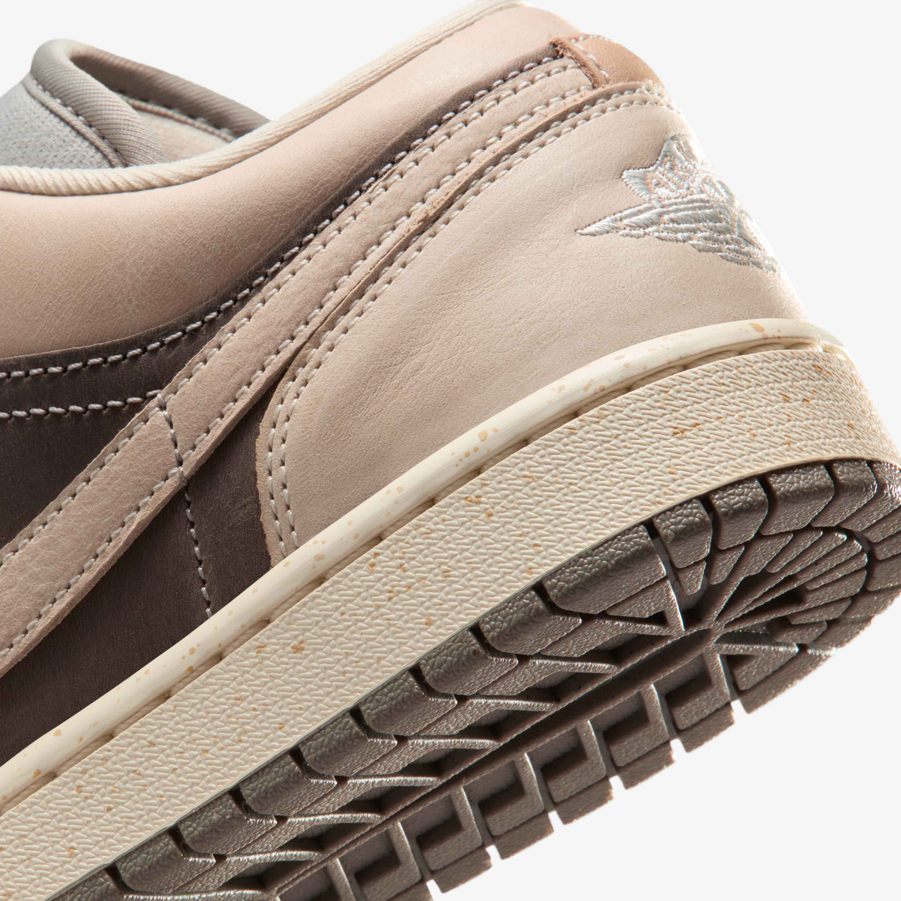 Air Jordan 1 Low SE image number 7
