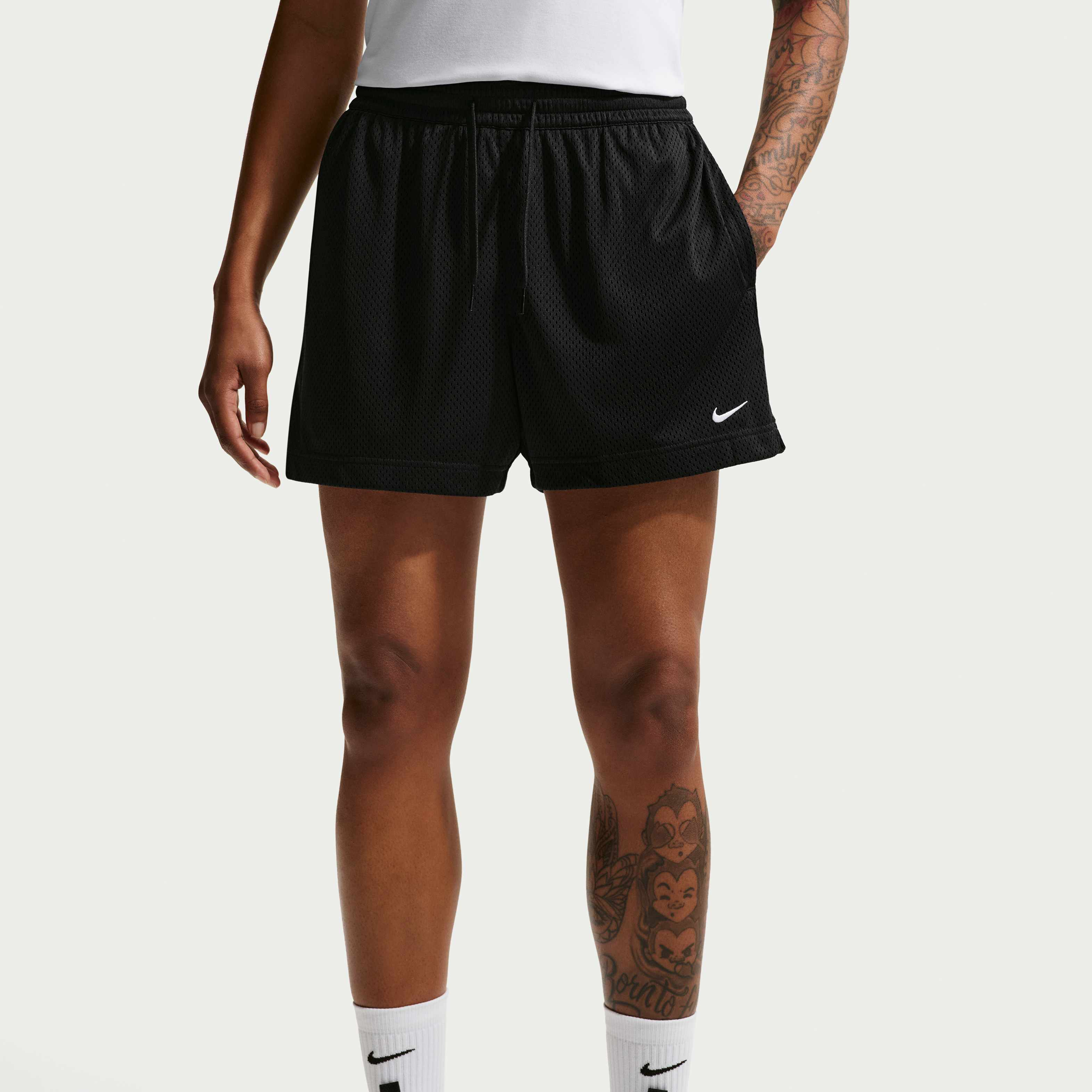 Nike Essential image number 1