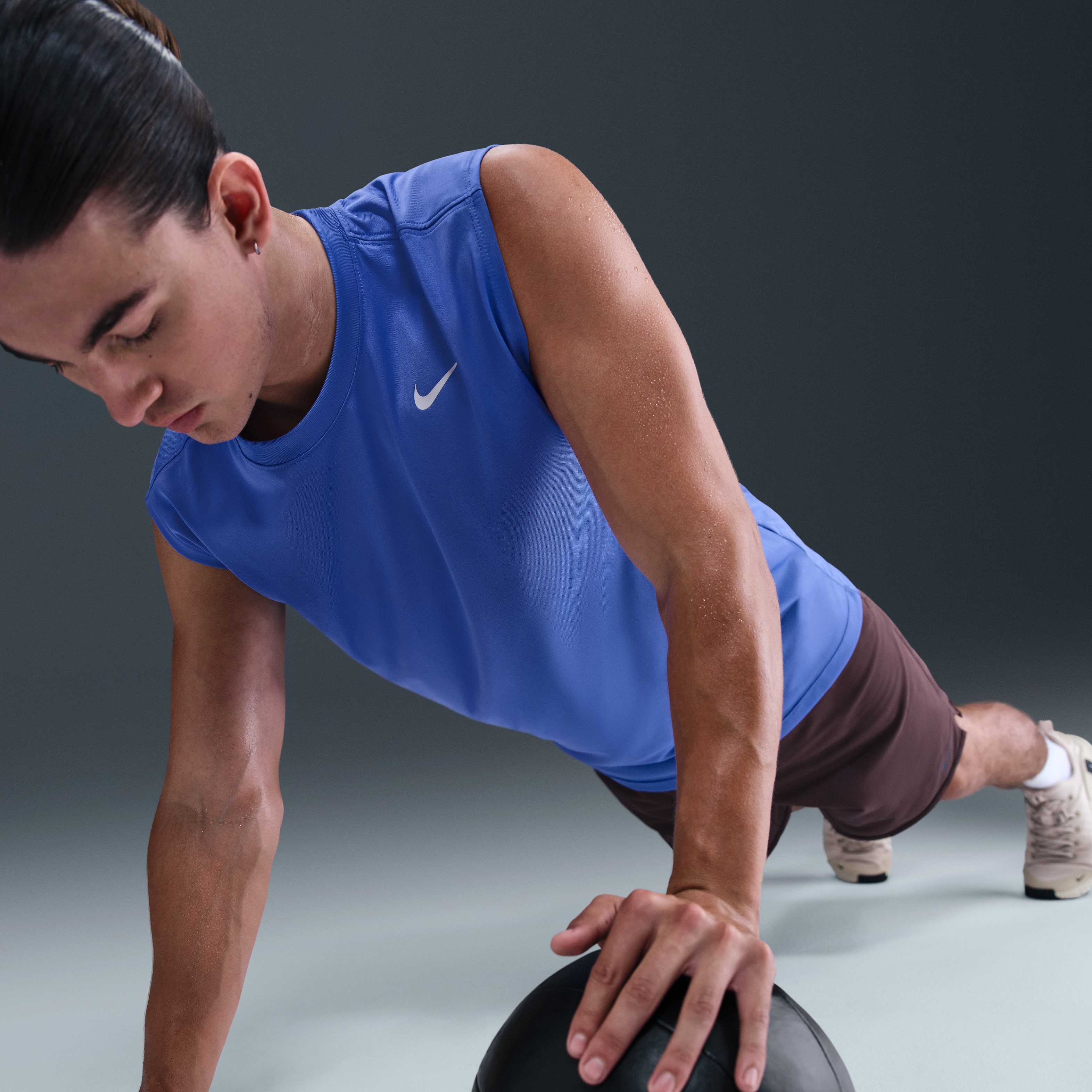 Nike Dri-FIT Legend image number 2
