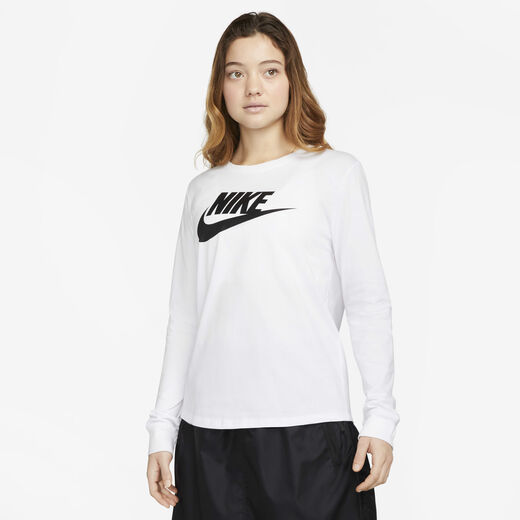 Nike Sportswear Essentials