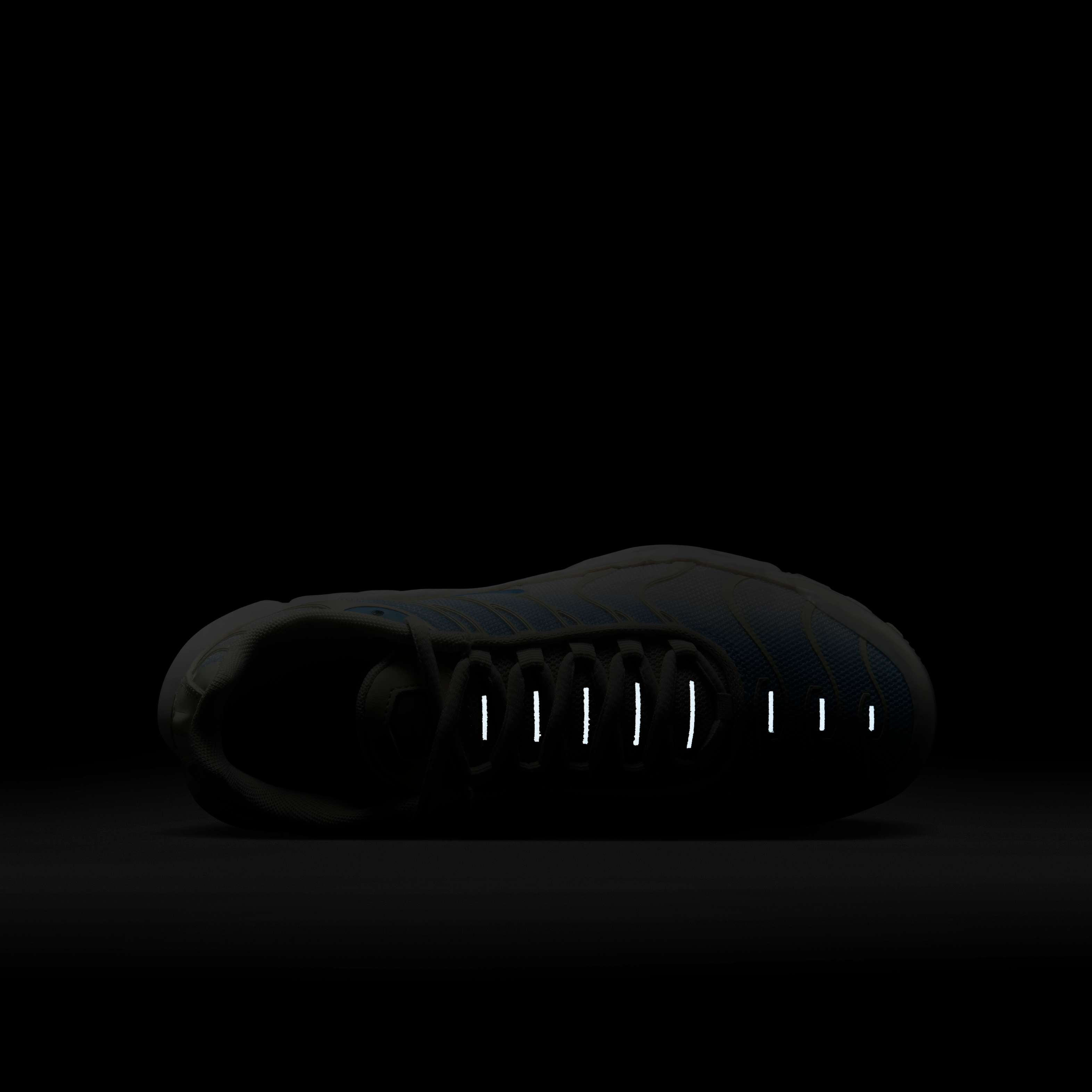 Nike Air Max Plus image number 8