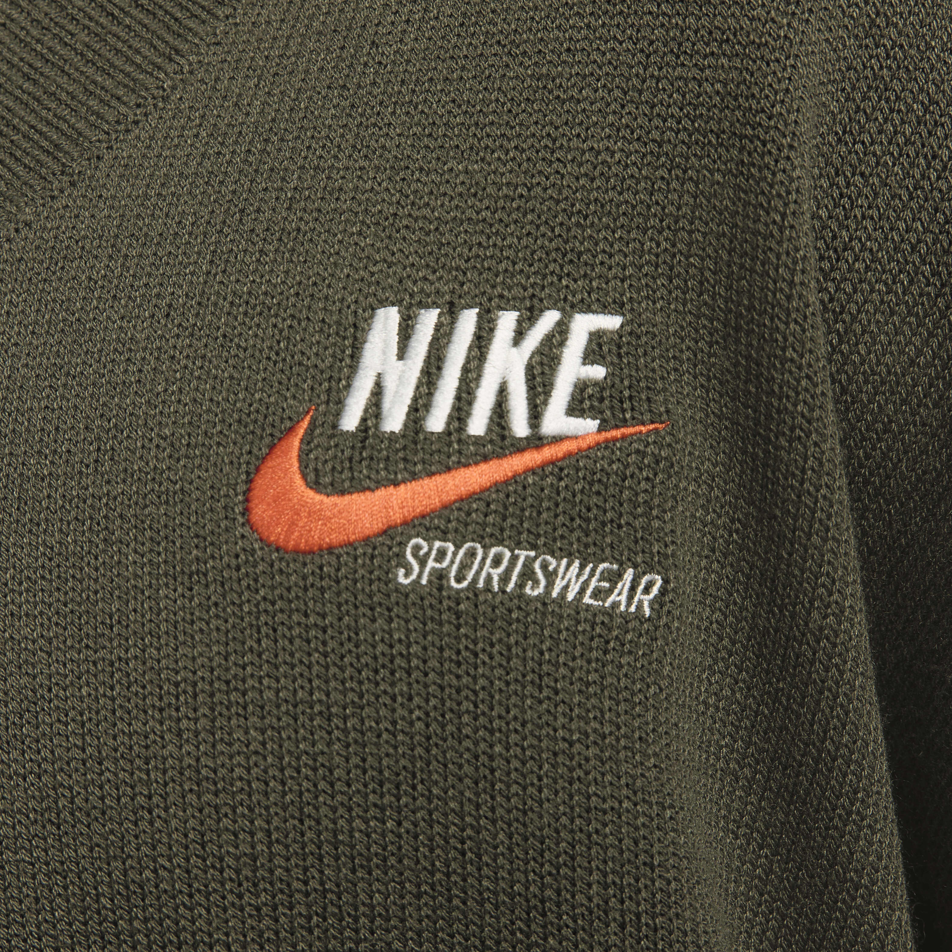 Nike Sportswear Trend image number 3