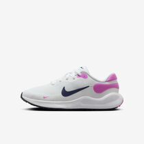 Nike Revolution 7