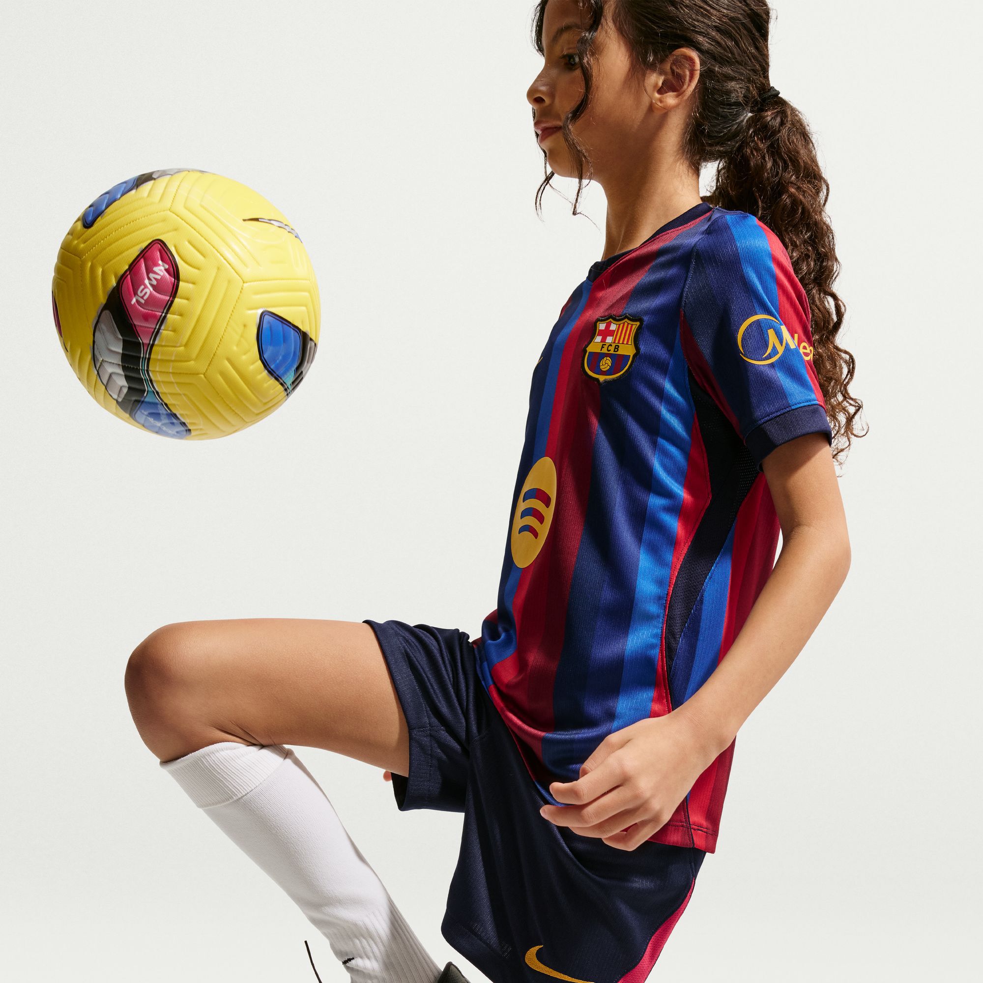 برشلونة الأساسي 27/2026 ستاديوم image number 6