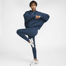 Nike Universa