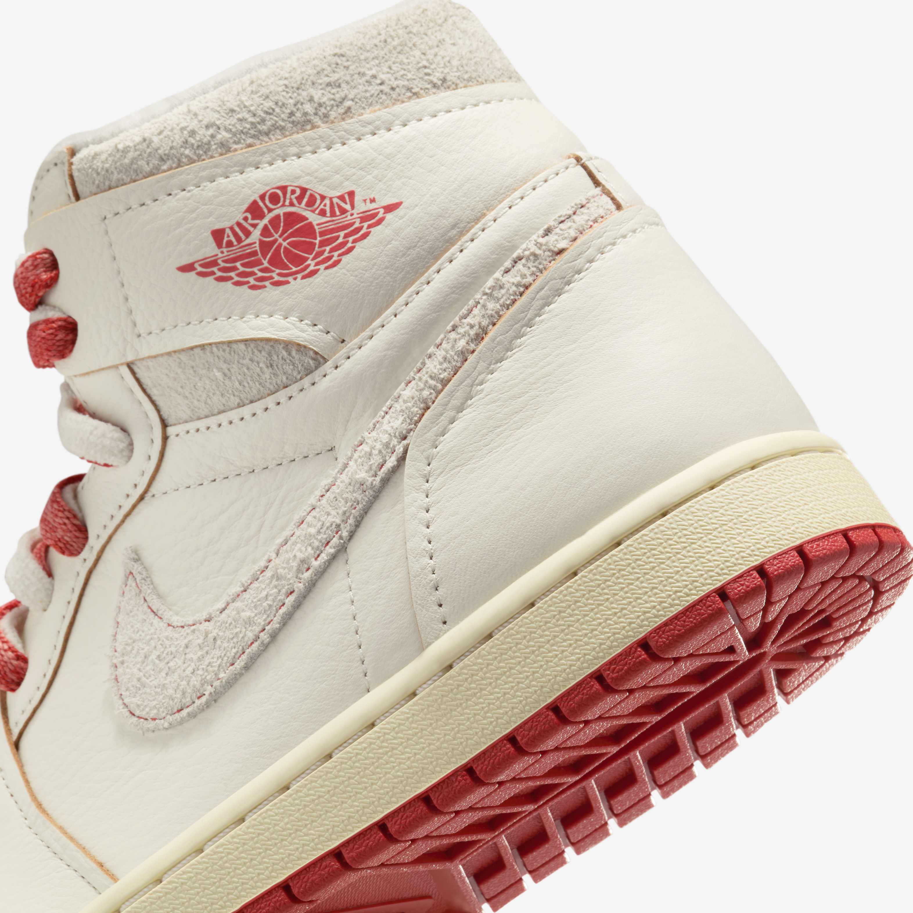 ち*む様 Nike Air Jordan 1 High Og DB4612-30 JORDAN BRAND WMNS AIR JORDAN 1 HIGH OG SAIL/CINNABAR-LIGHT