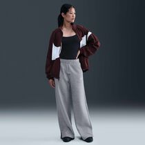 نايكي سبورتسوير فينيكس فليس