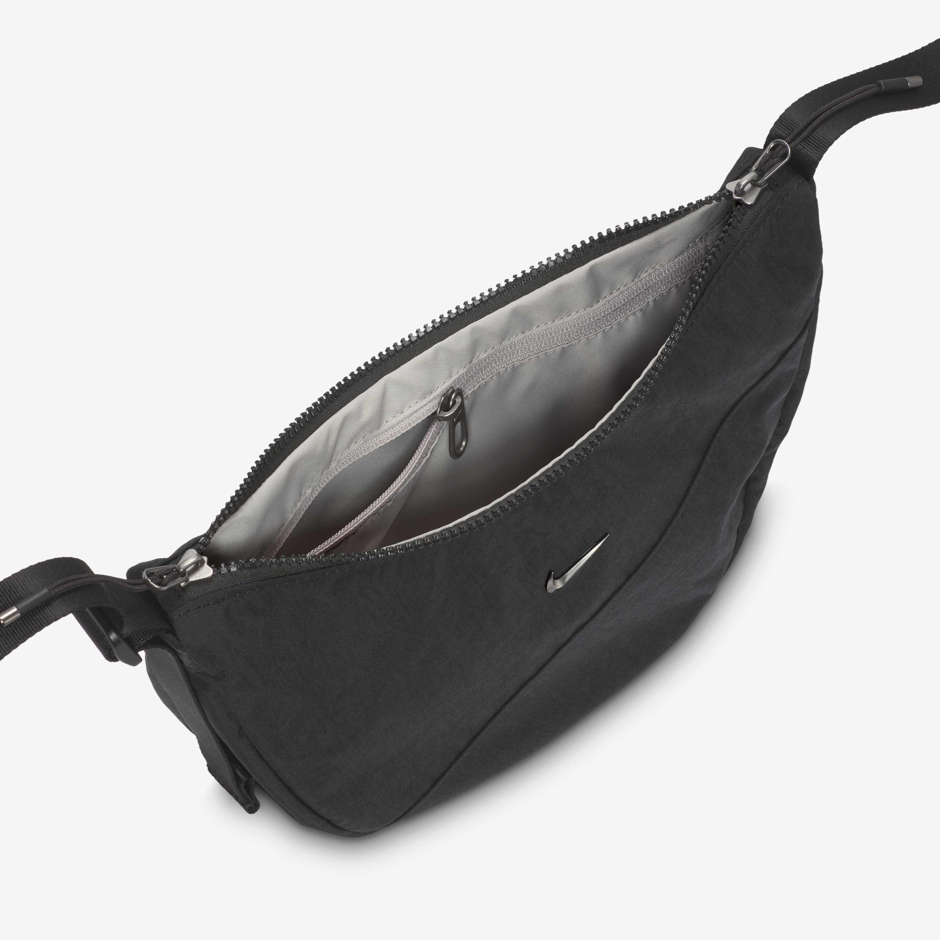 نايكي أورا image number 3