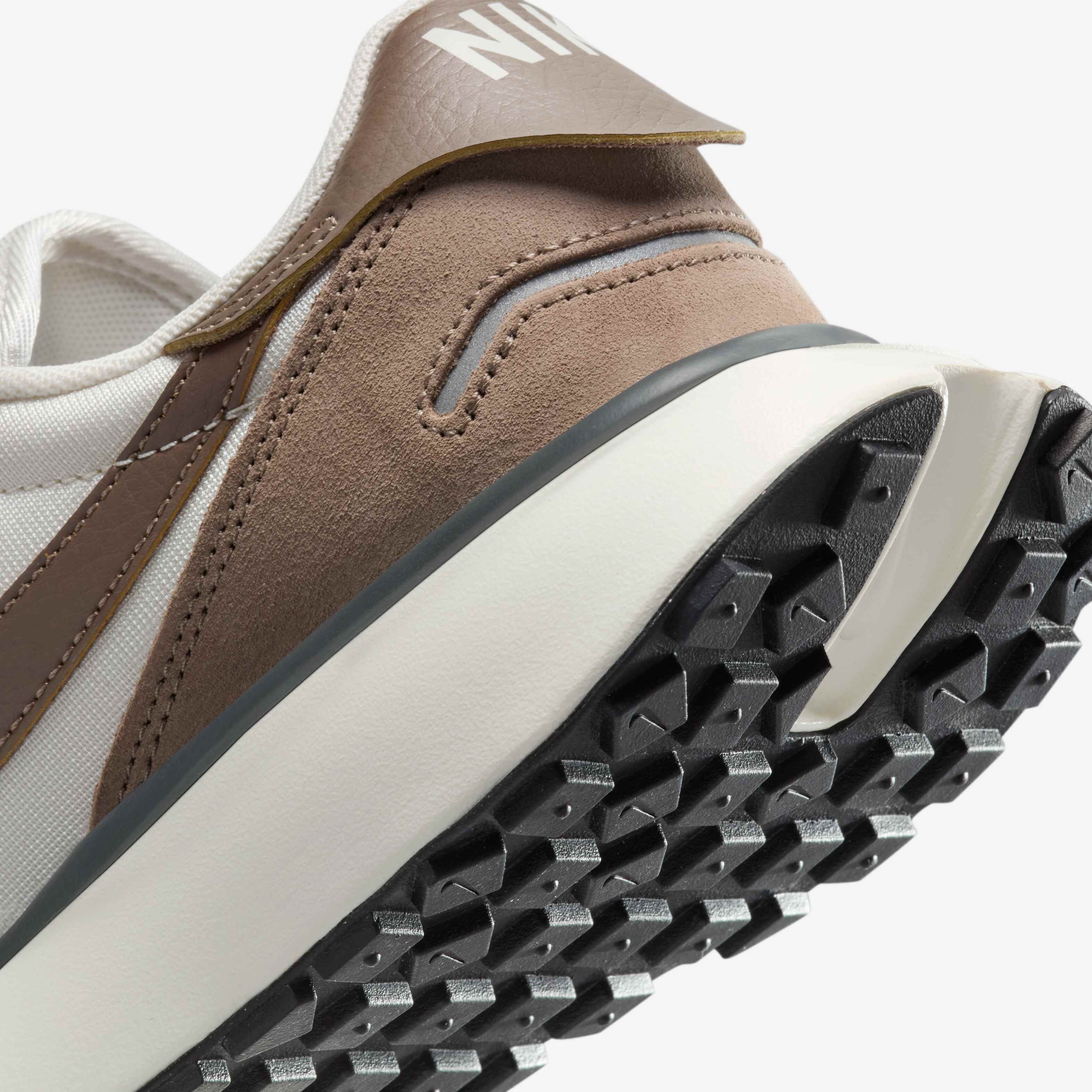 نايكي فينيكس وافل image number 7