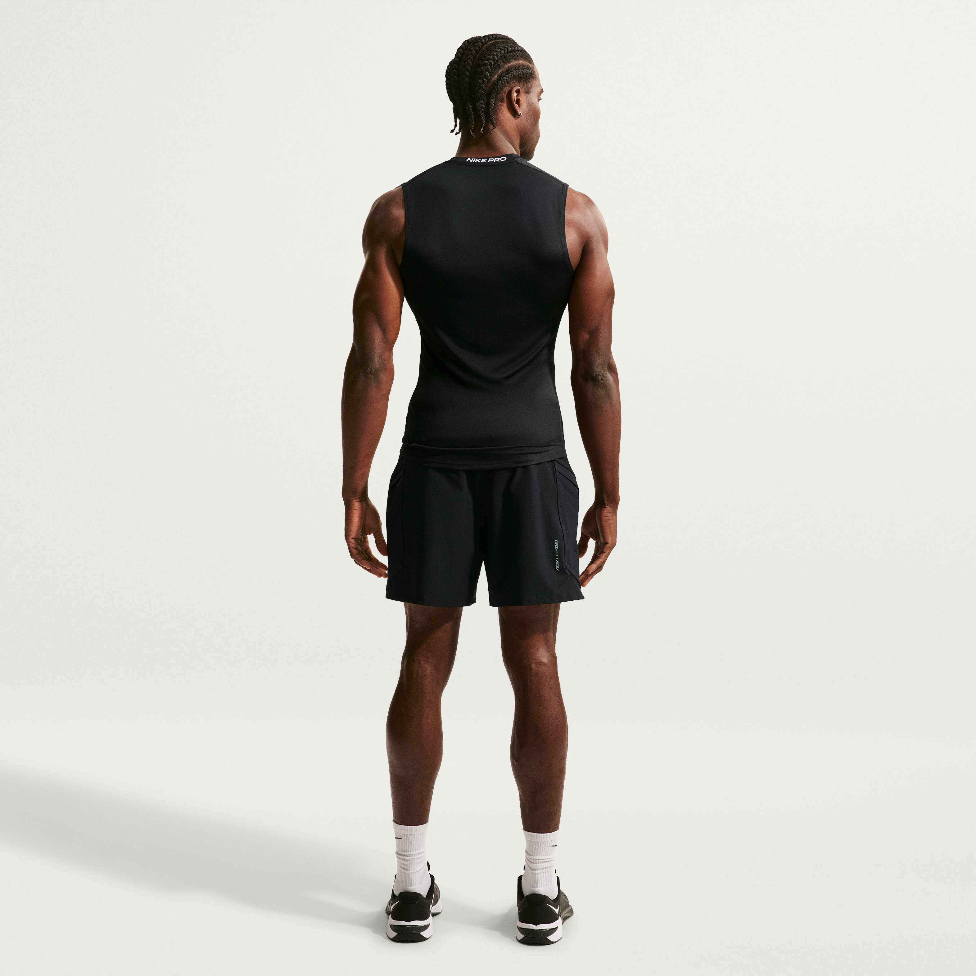 Nike Pro image number 4