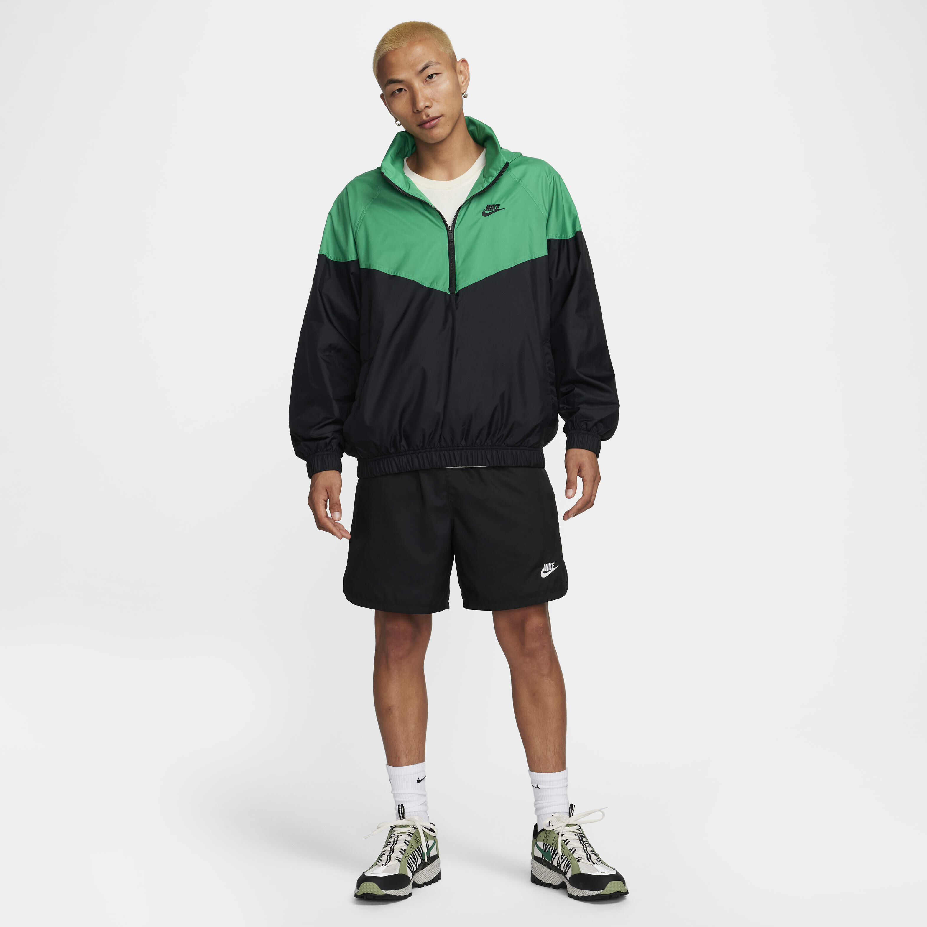 Nike Windrunner image number 7