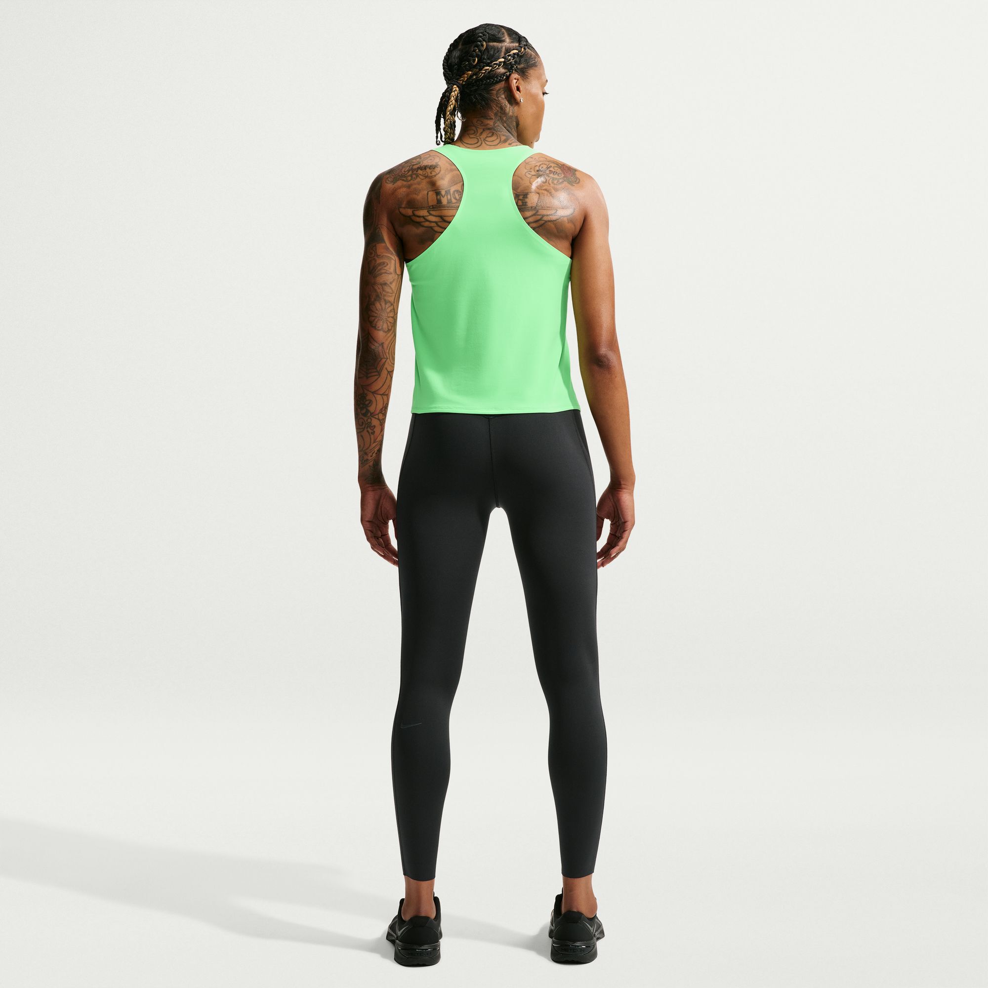 Nike Universa image number 1