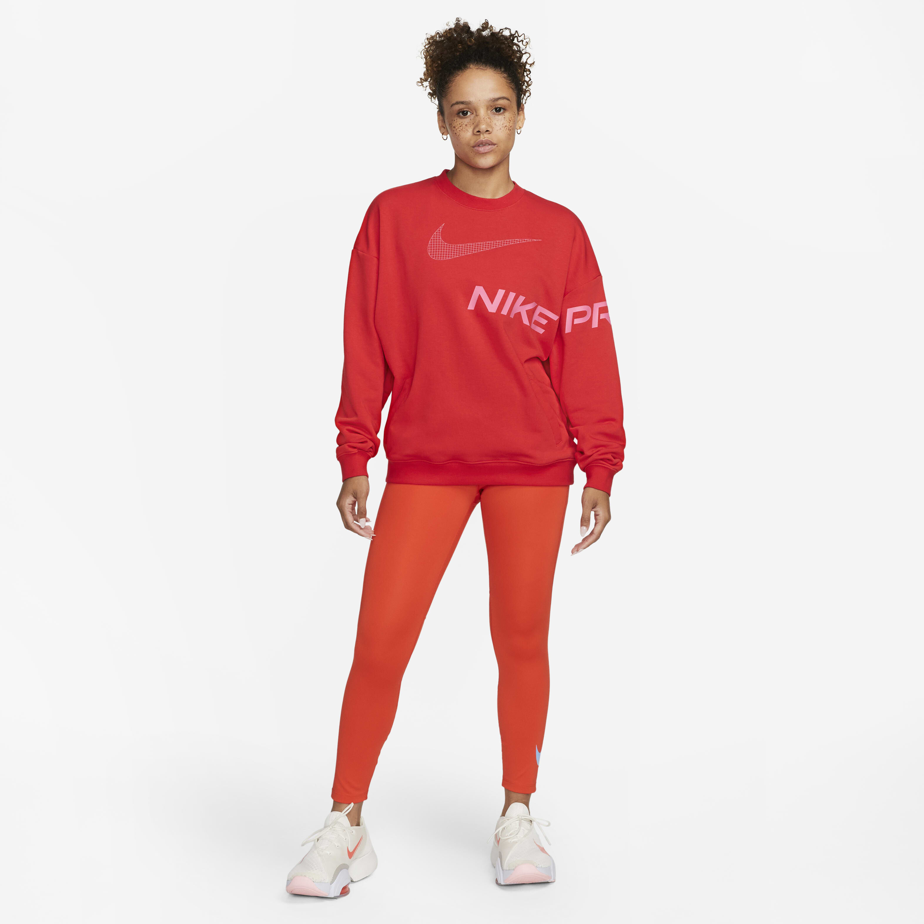 Nike fc graphic crew best sale