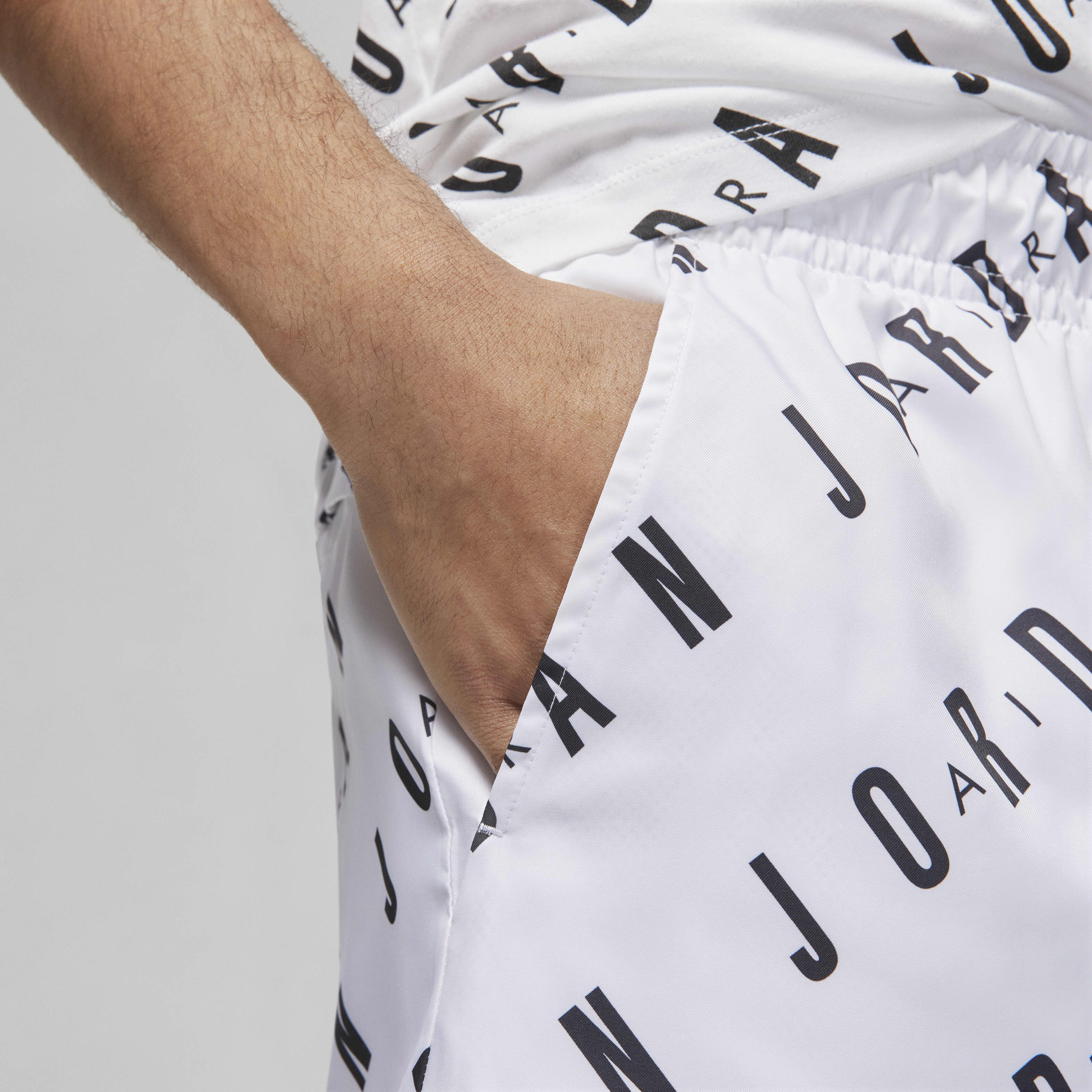 Jordan Essentials image number 3