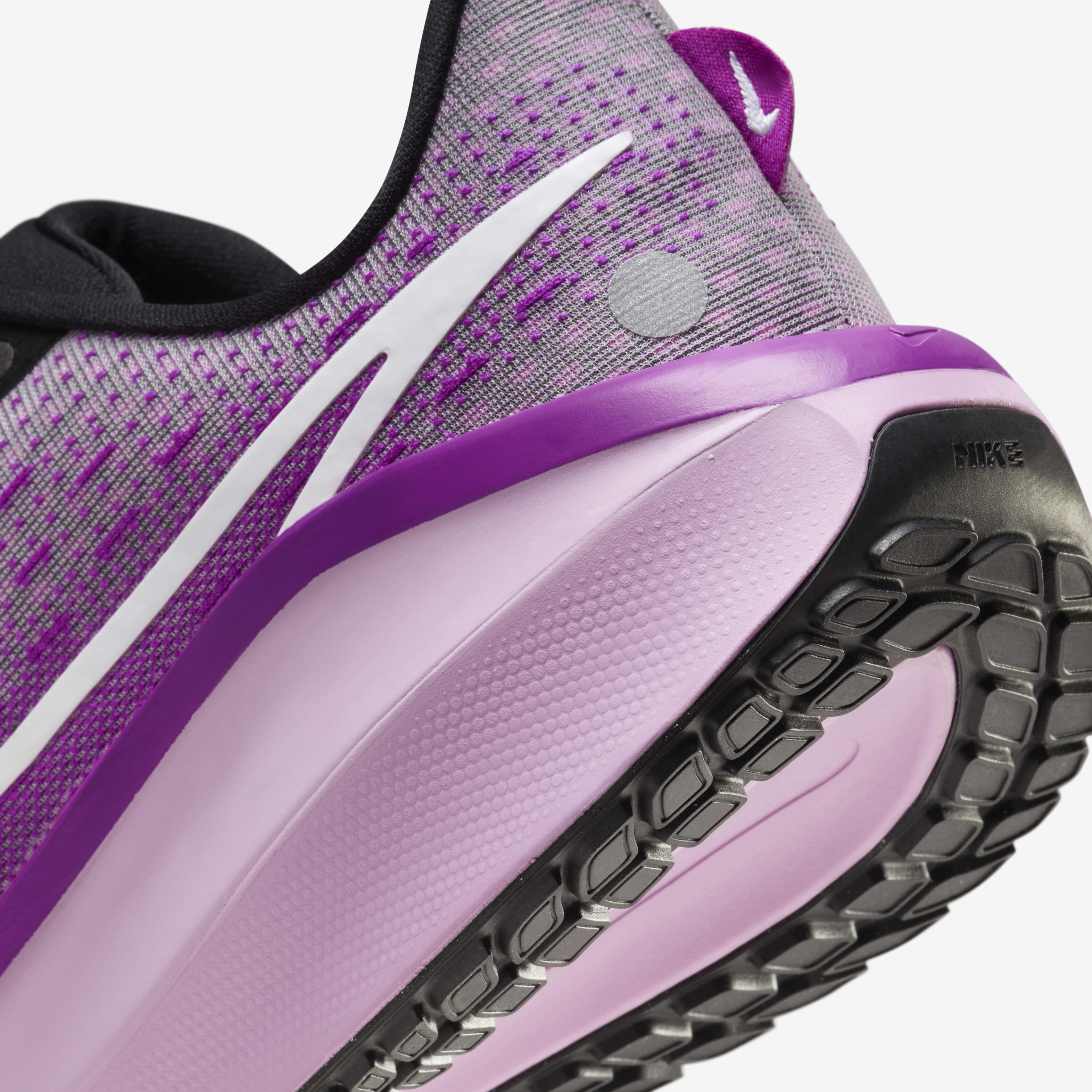 Nike Vomero 17 image number 7