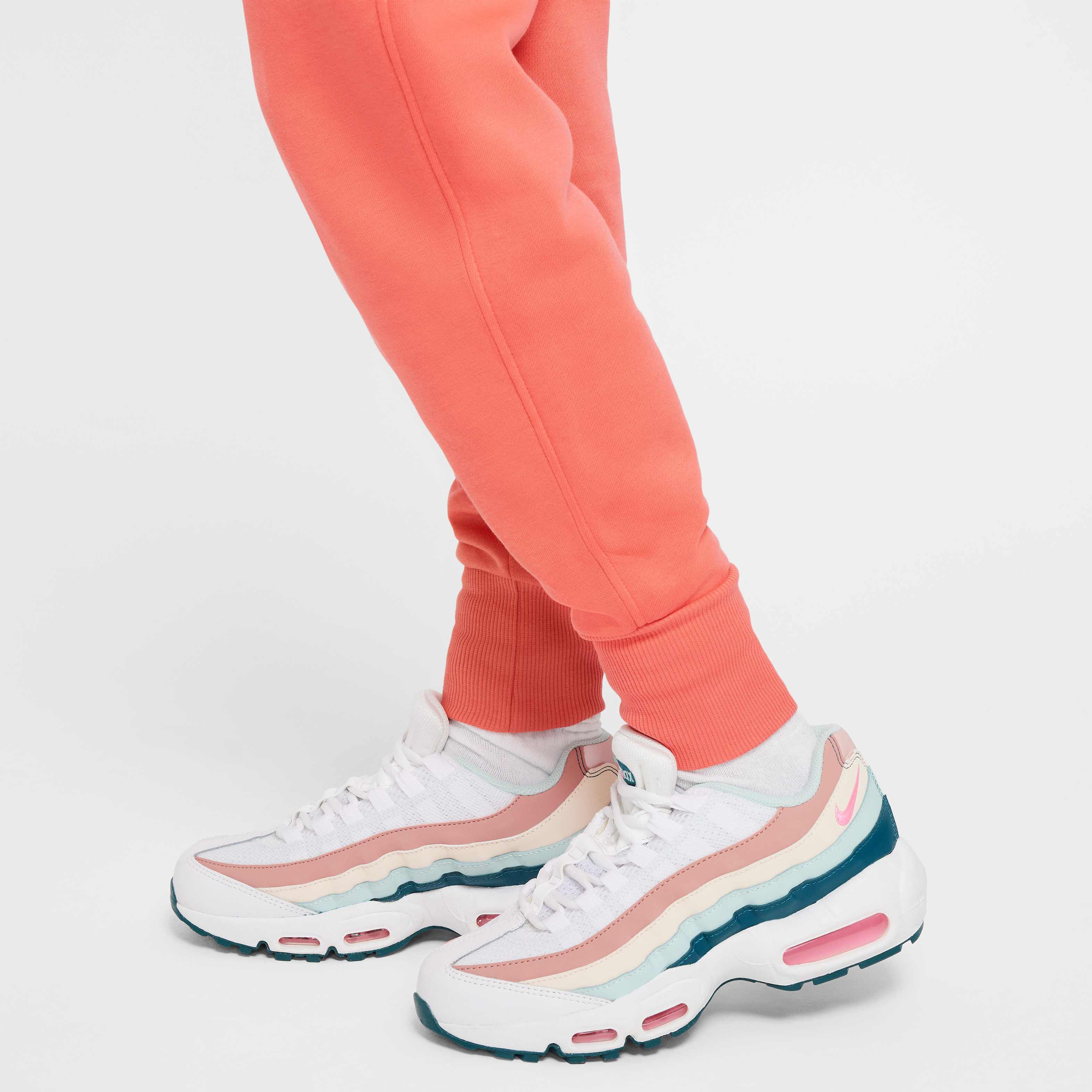 نايكي سبورتسوير كلوب فليس image number 4