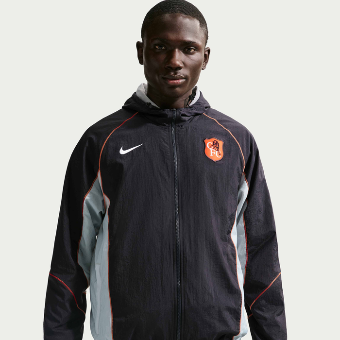 Buy Chelsea F.C. Strike+ SE Men's Nike Football Repel Hooded Buy Chelsea F.C. Strike+ SE Men's Nike Football Repel Hooded
