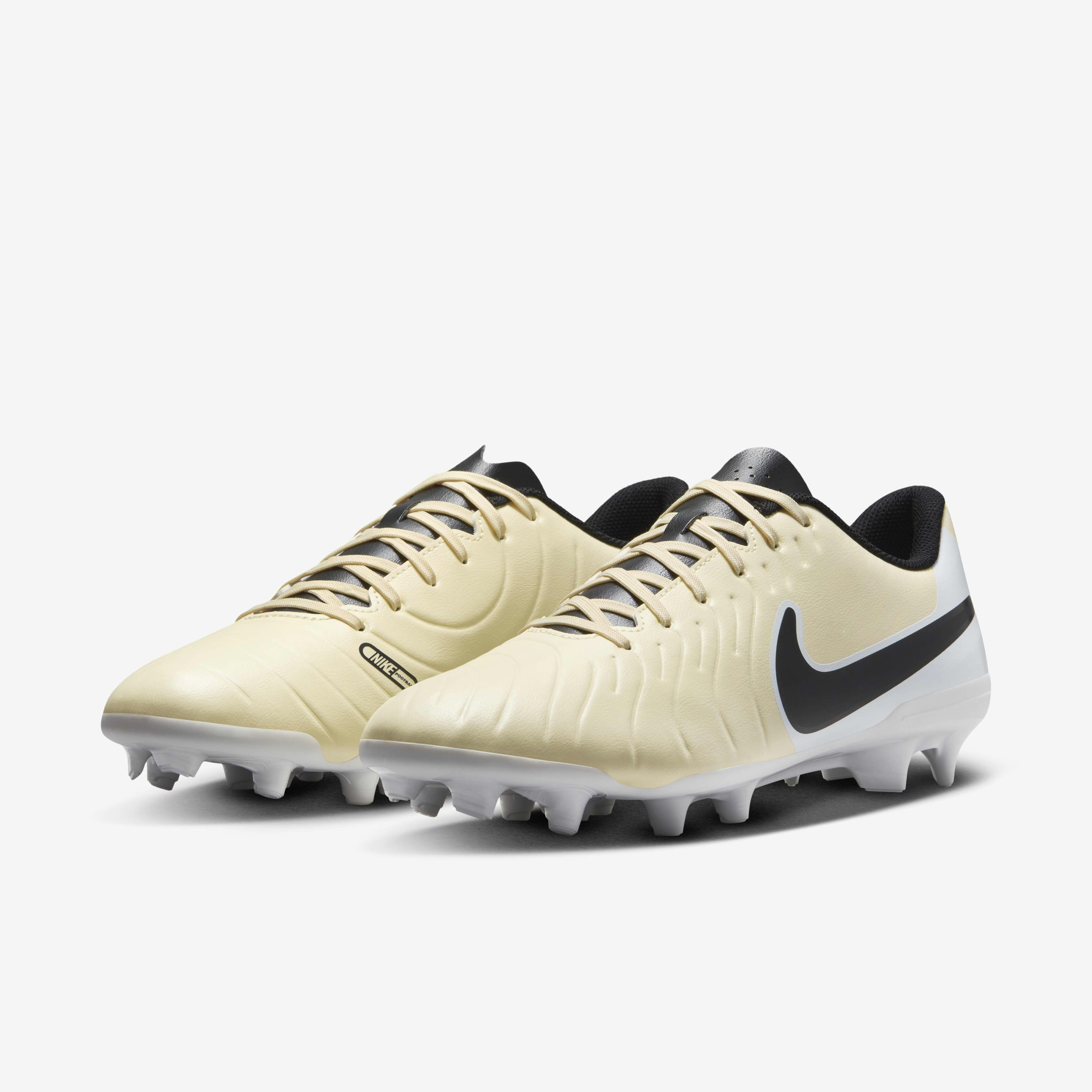 Nike Tiempo Legend 10 Club image number 4