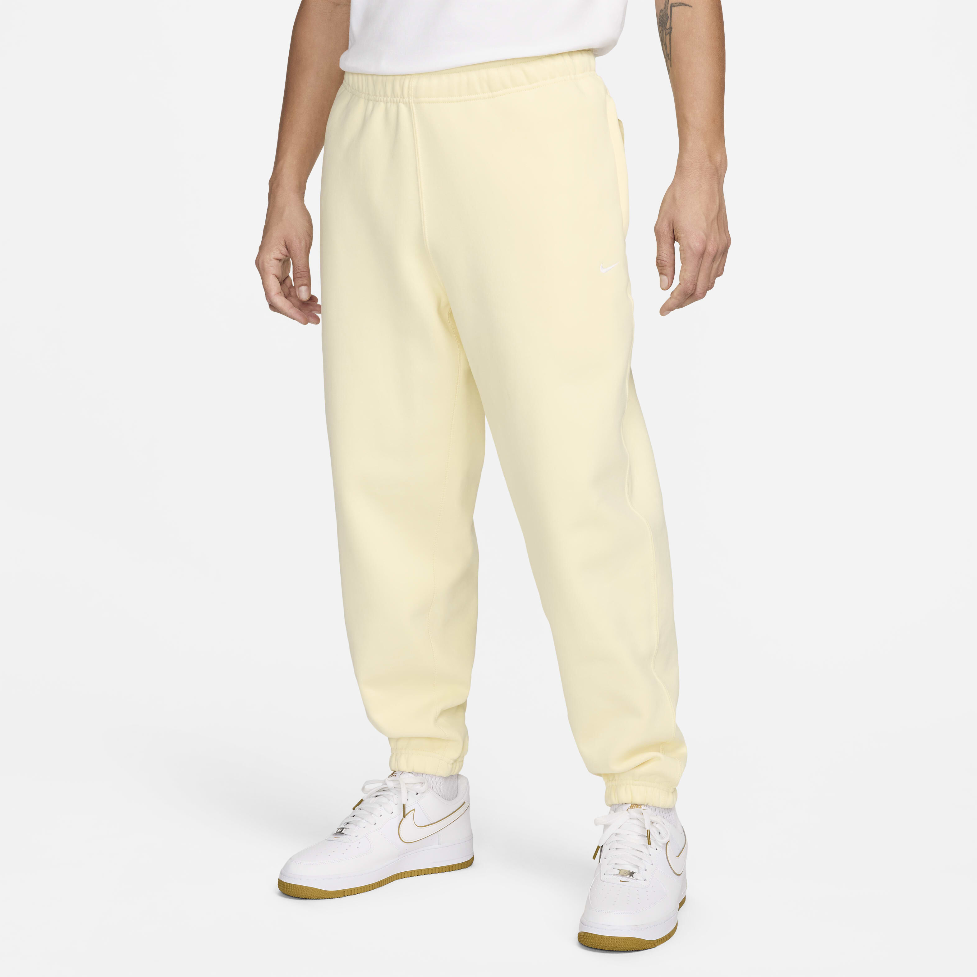 Nike Solo Swoosh image number 0