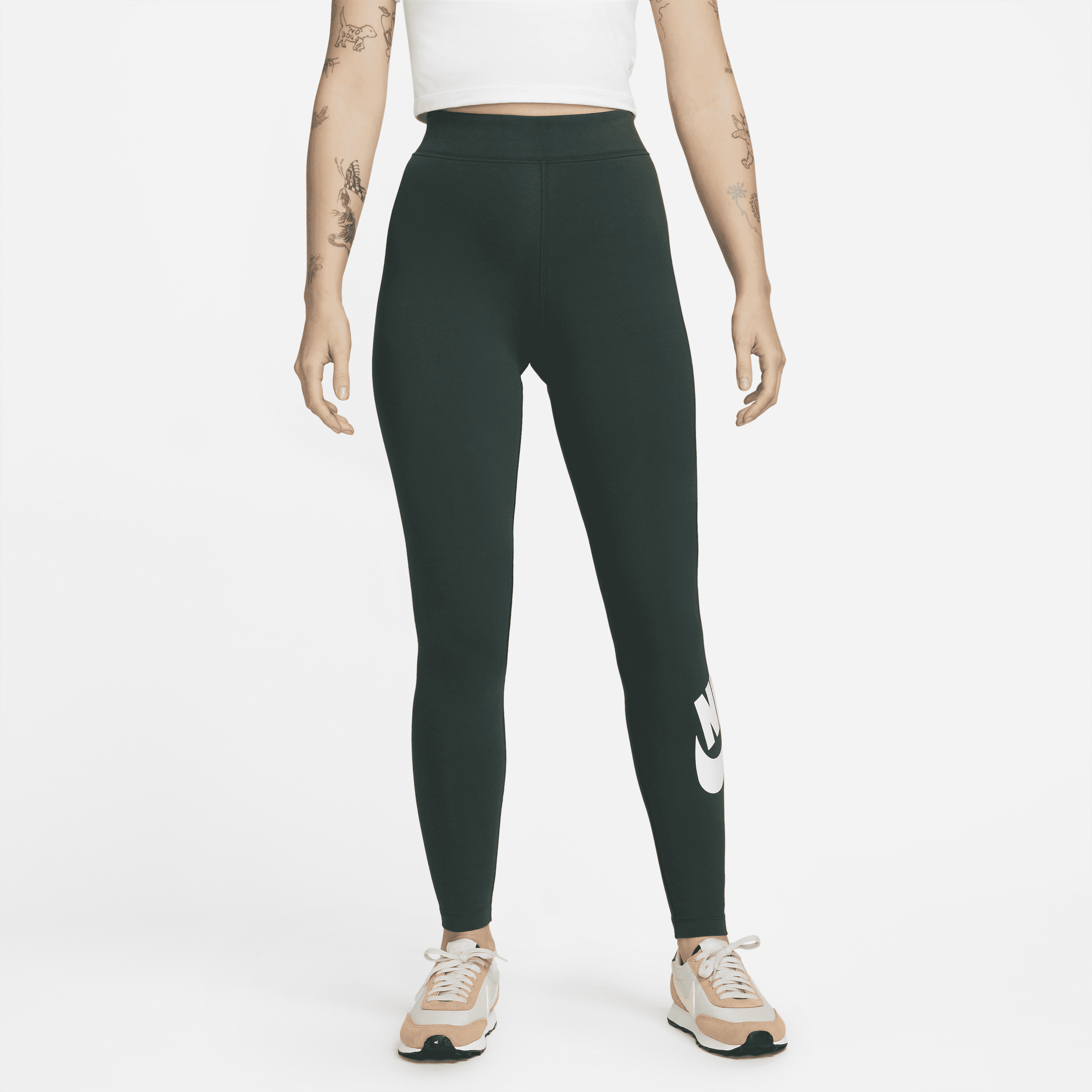 Nike Sportswear Essential image number 0