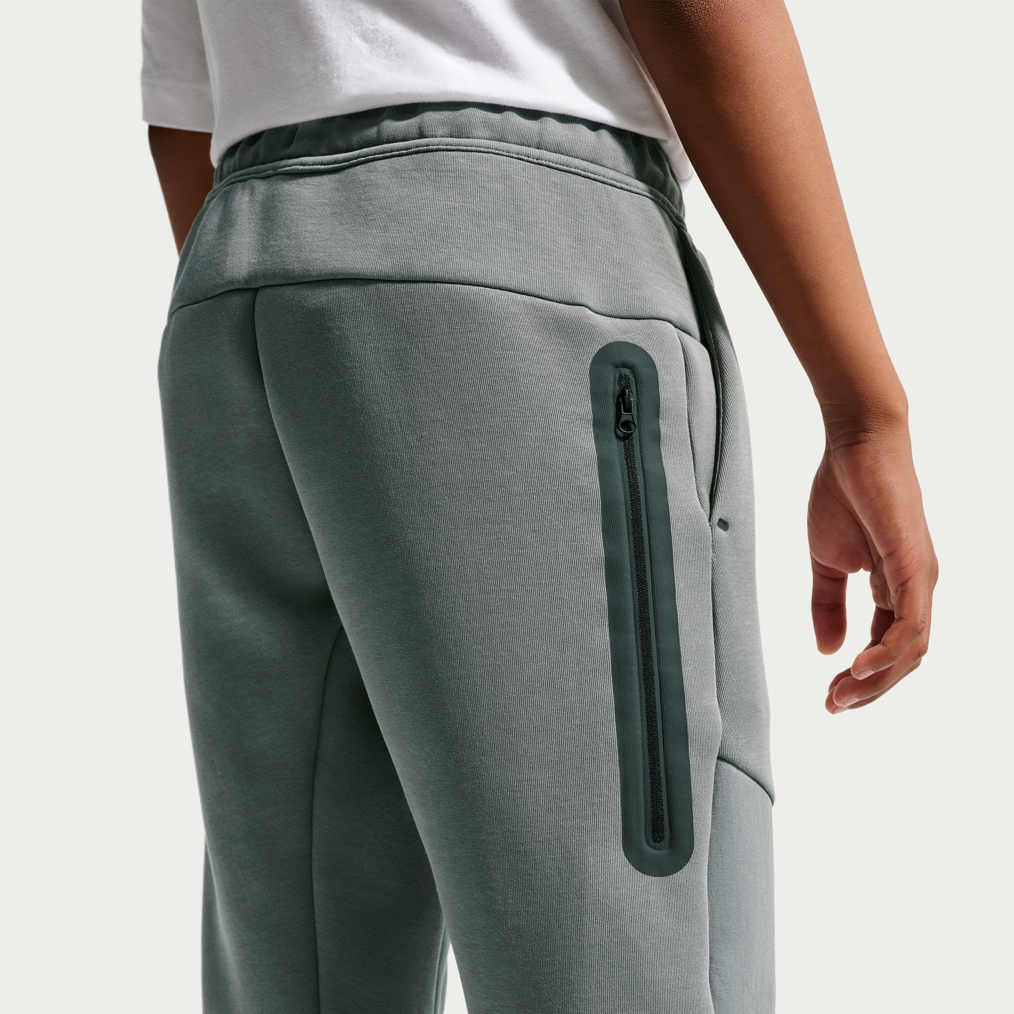 Nike Sportswear Tech Fleece image number 3