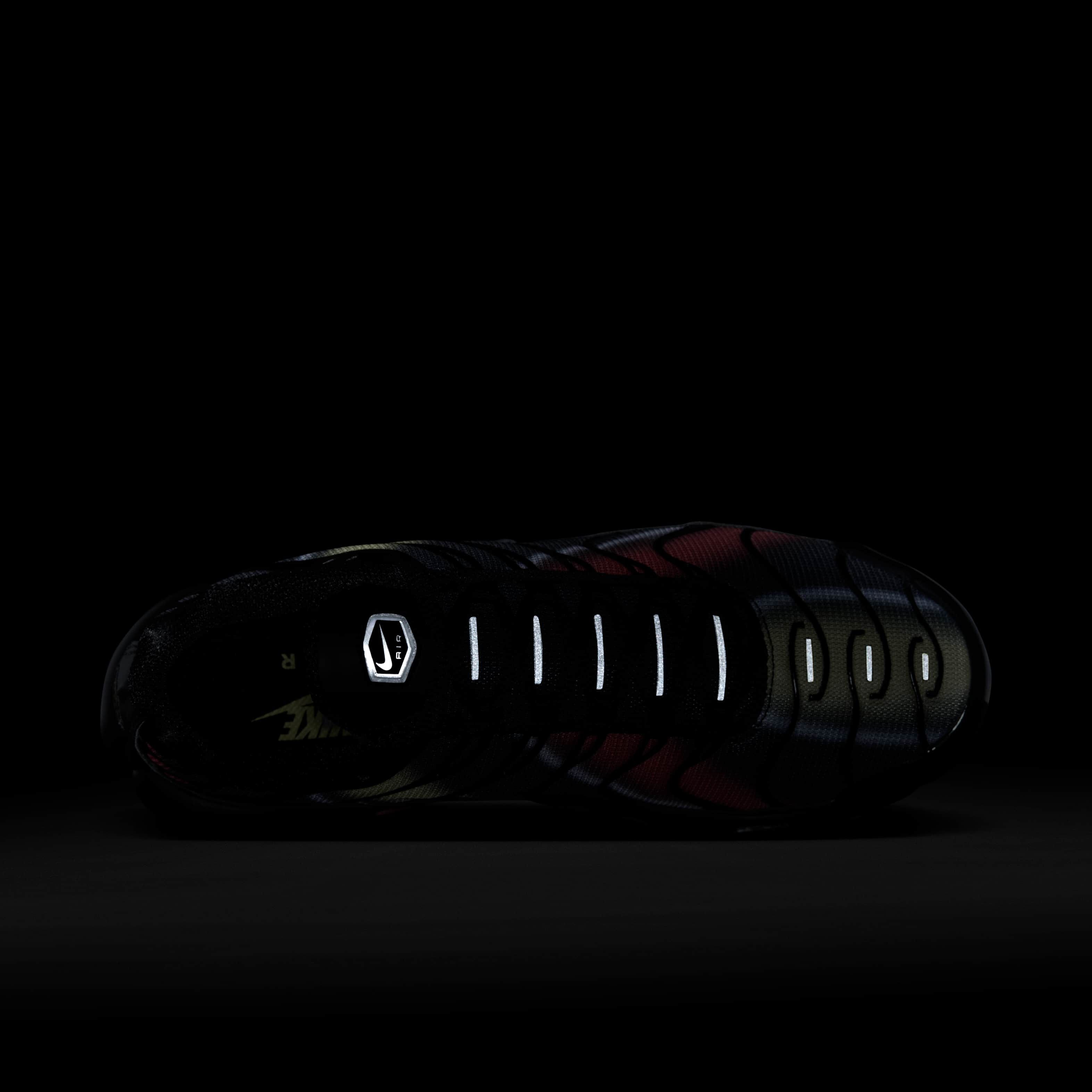 Nike Air Max Plus image number 8