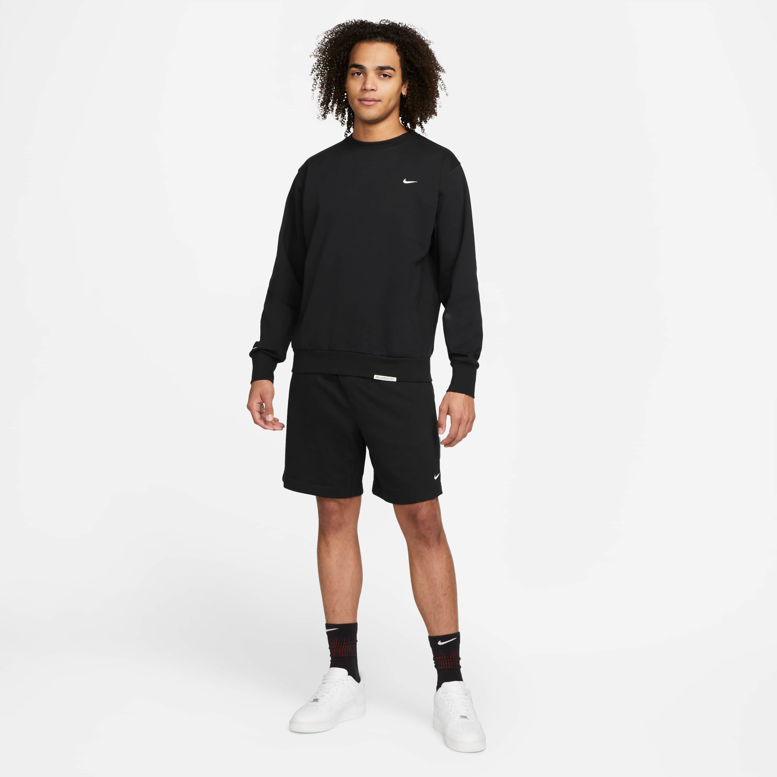 Nike Standard Issue image number 5