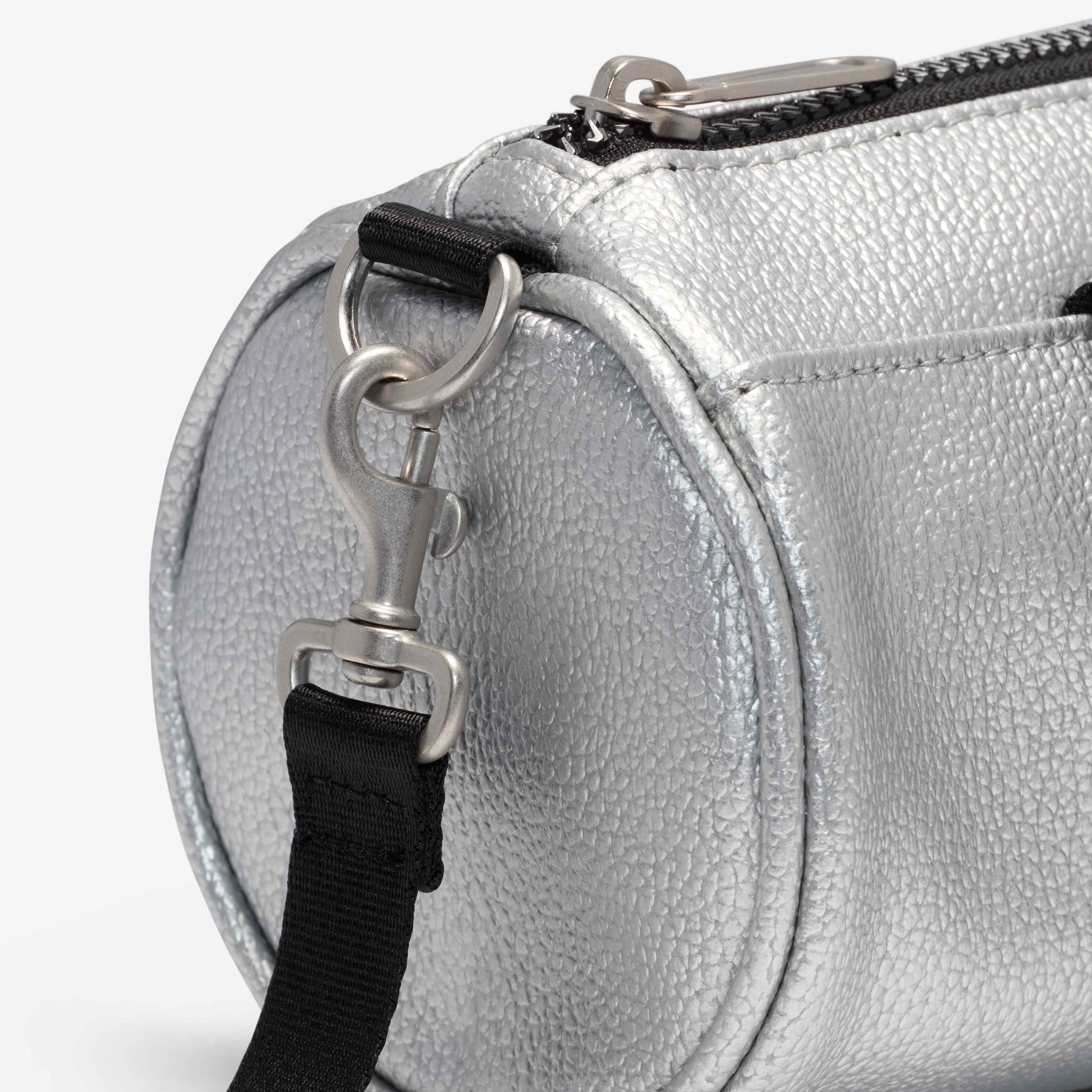 Buy Nike Clash Mini Barrel Bag (3L) - Metallic Silver/Black