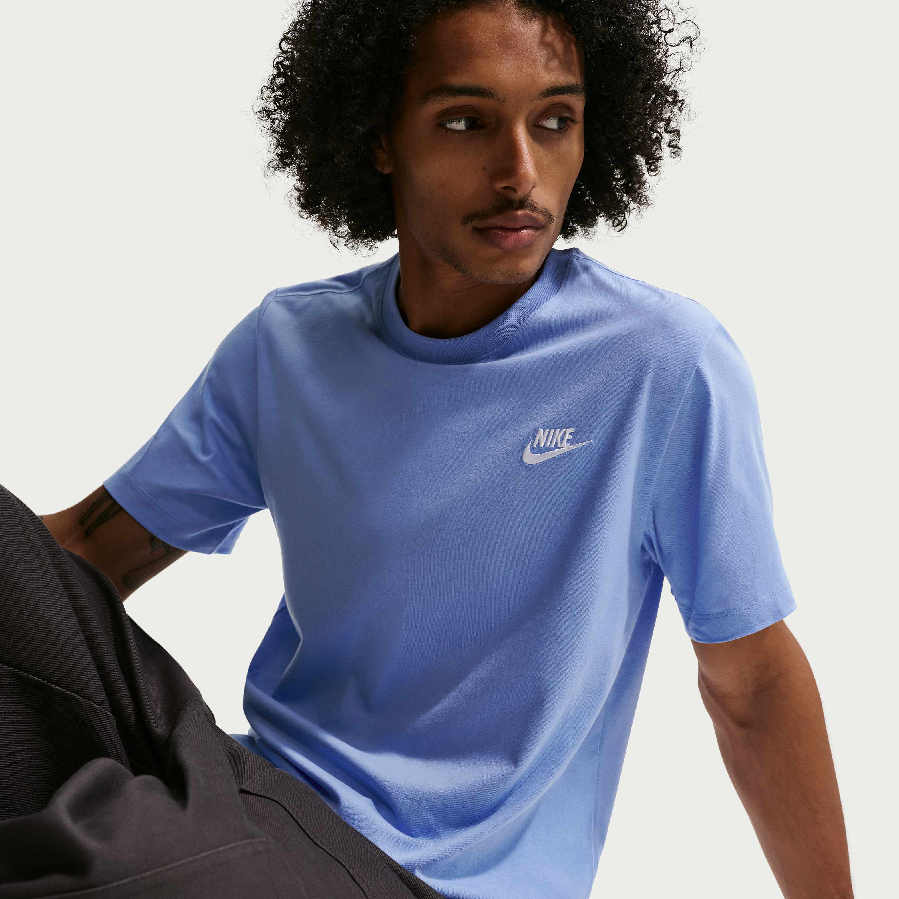 Nike Sportswear Club image number 2