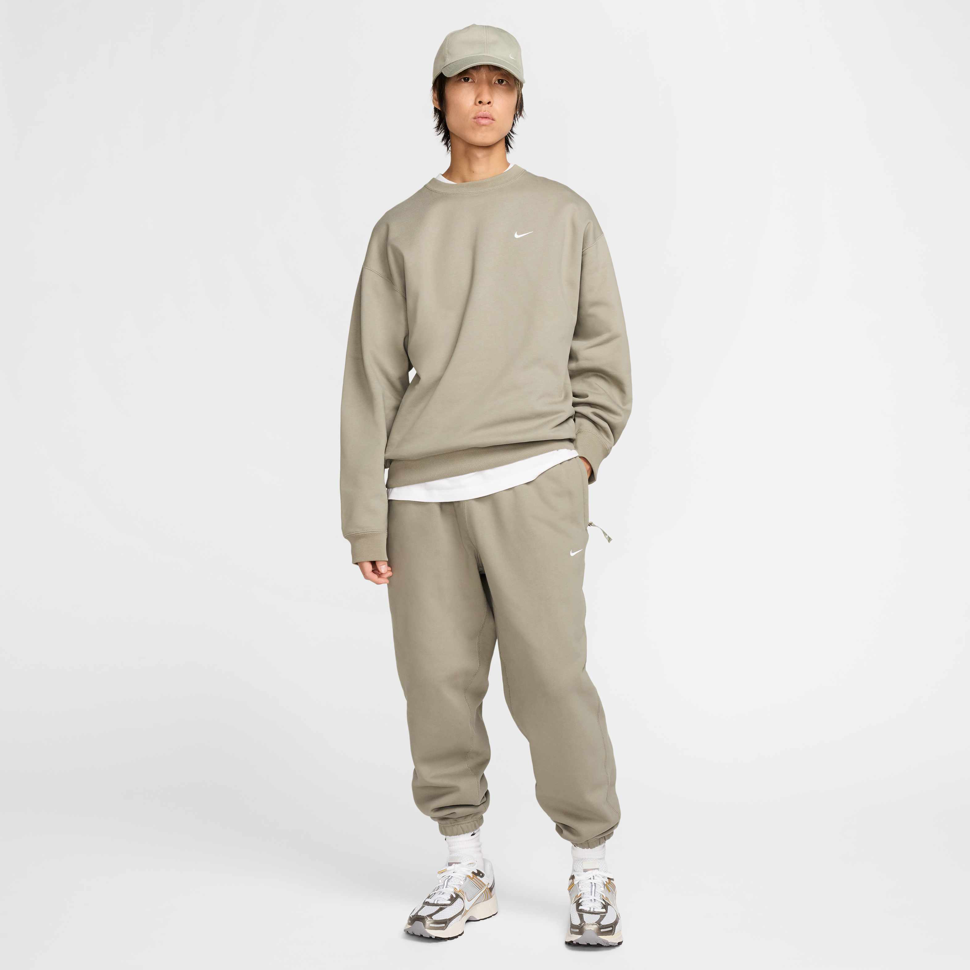 Nike Solo Swoosh image number 4