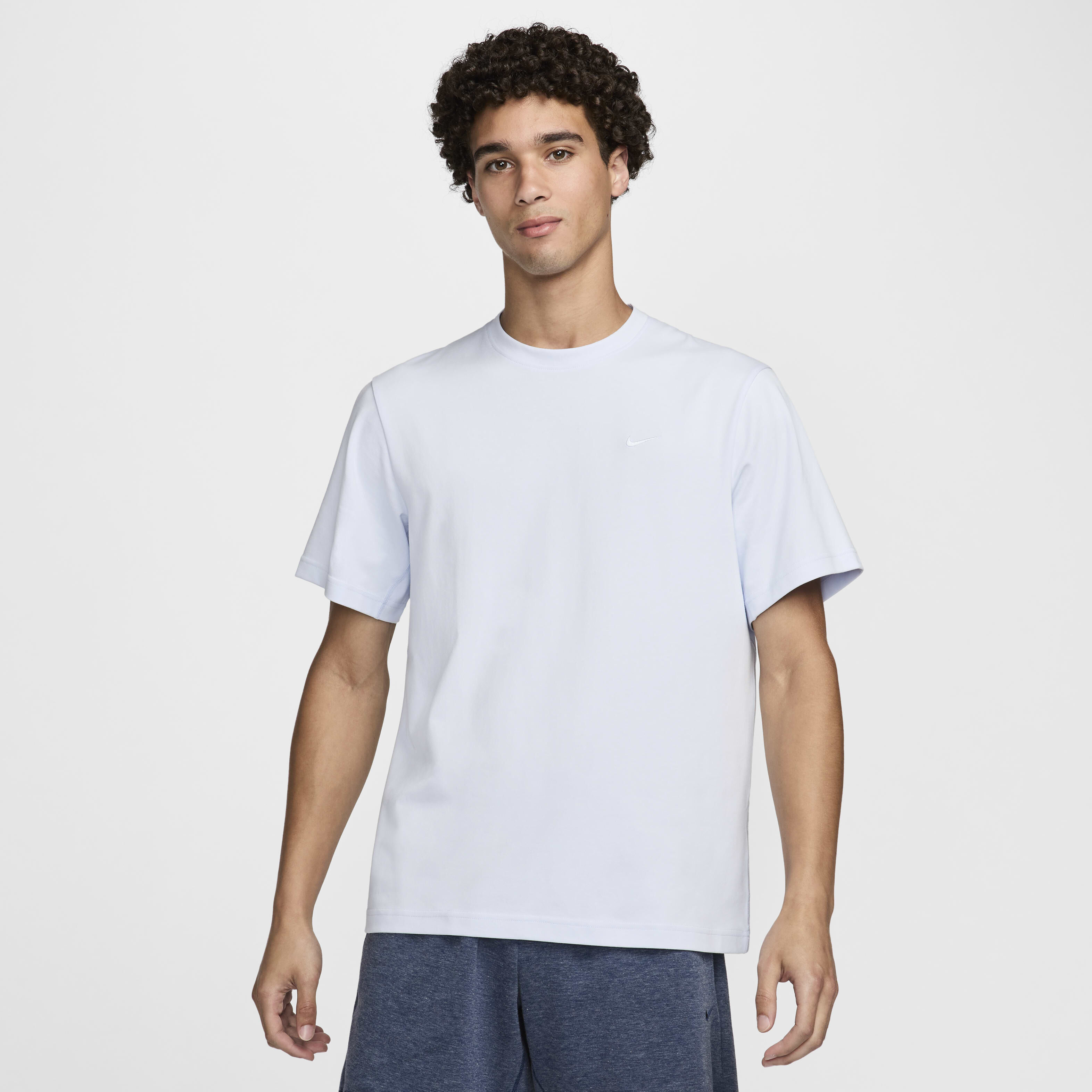 Shop Nike Men s Clothing Online in UAE Hoodies T Shirts Shorts More