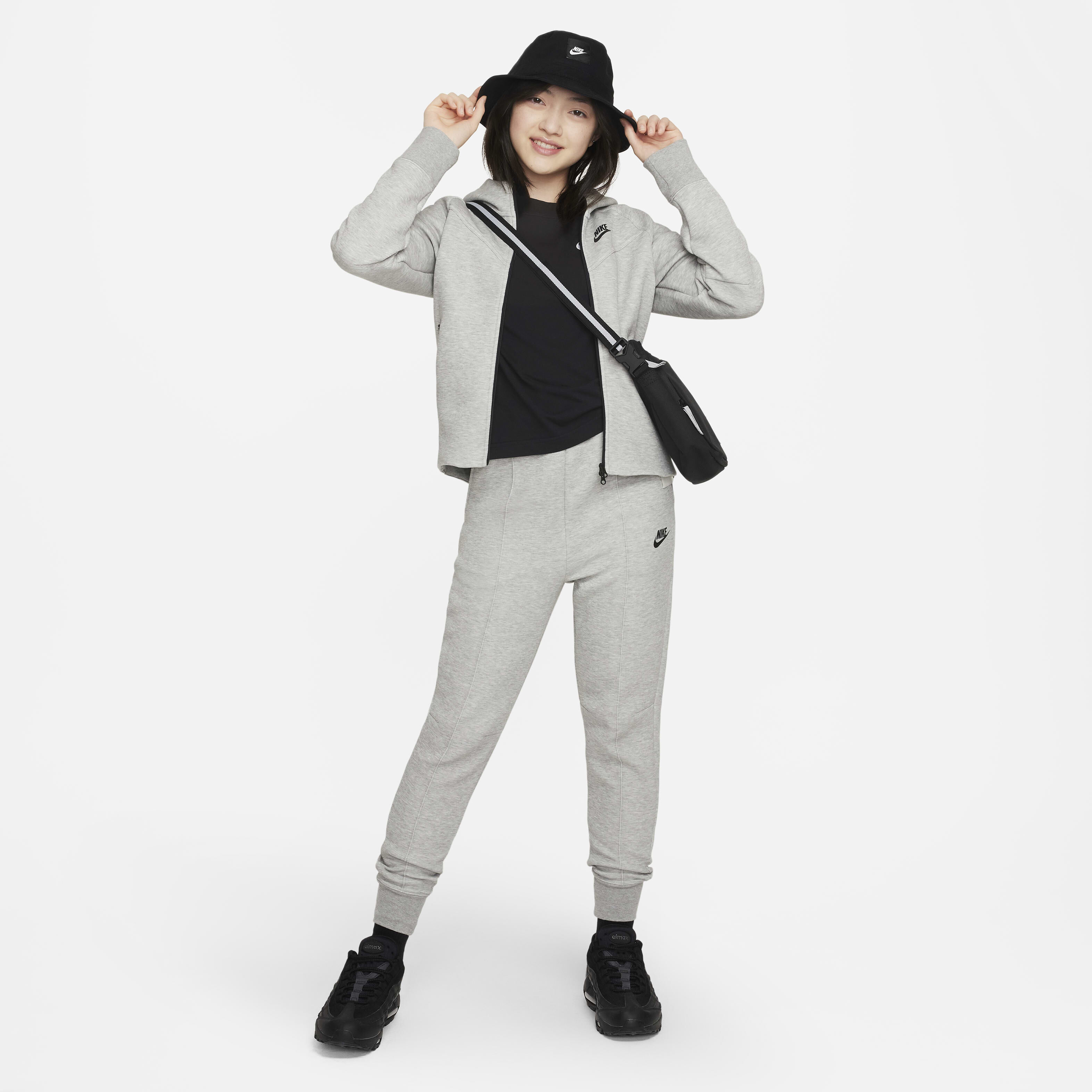 Nike Sportswear Tech Fleece image number 4
