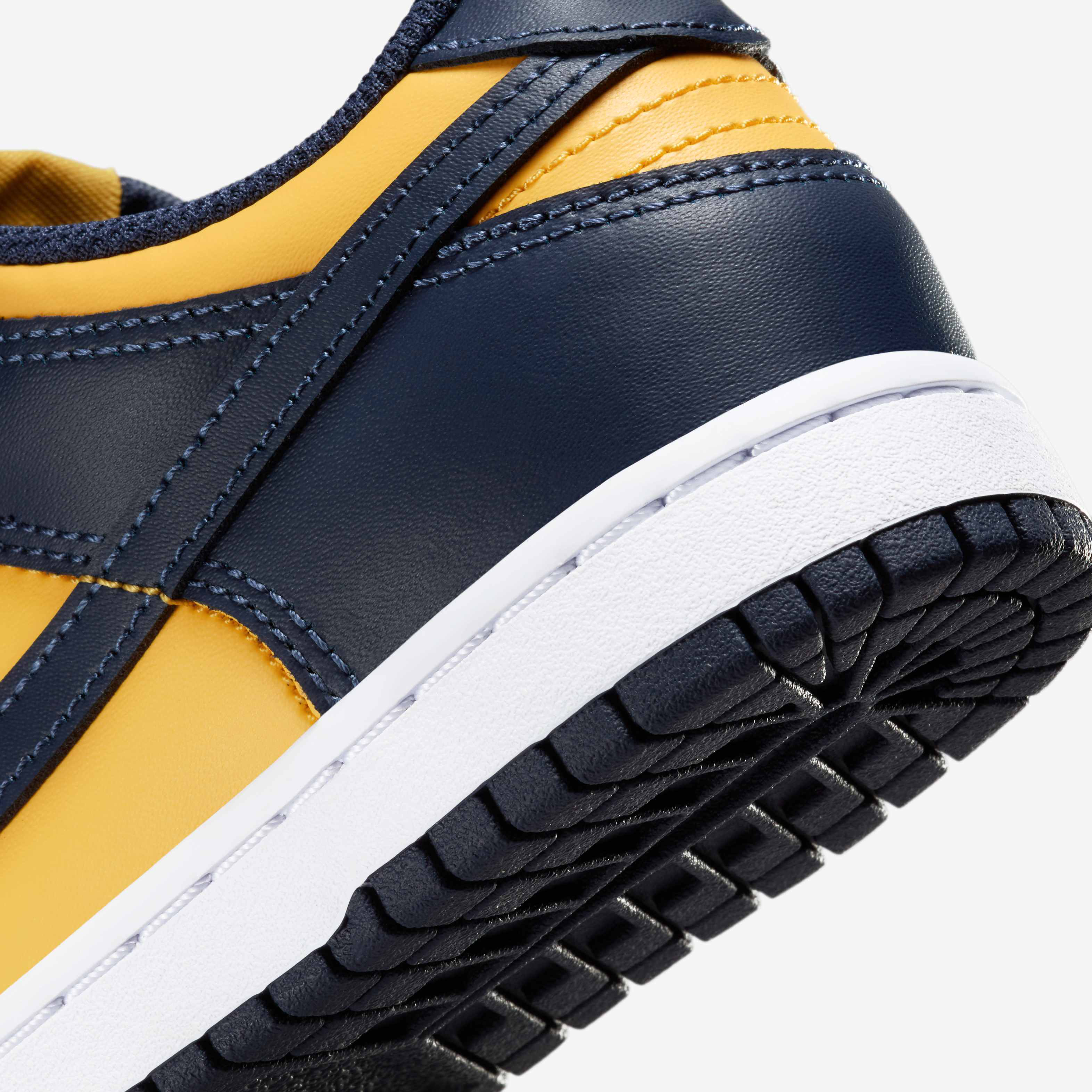 Nike Dunk Low image number 7