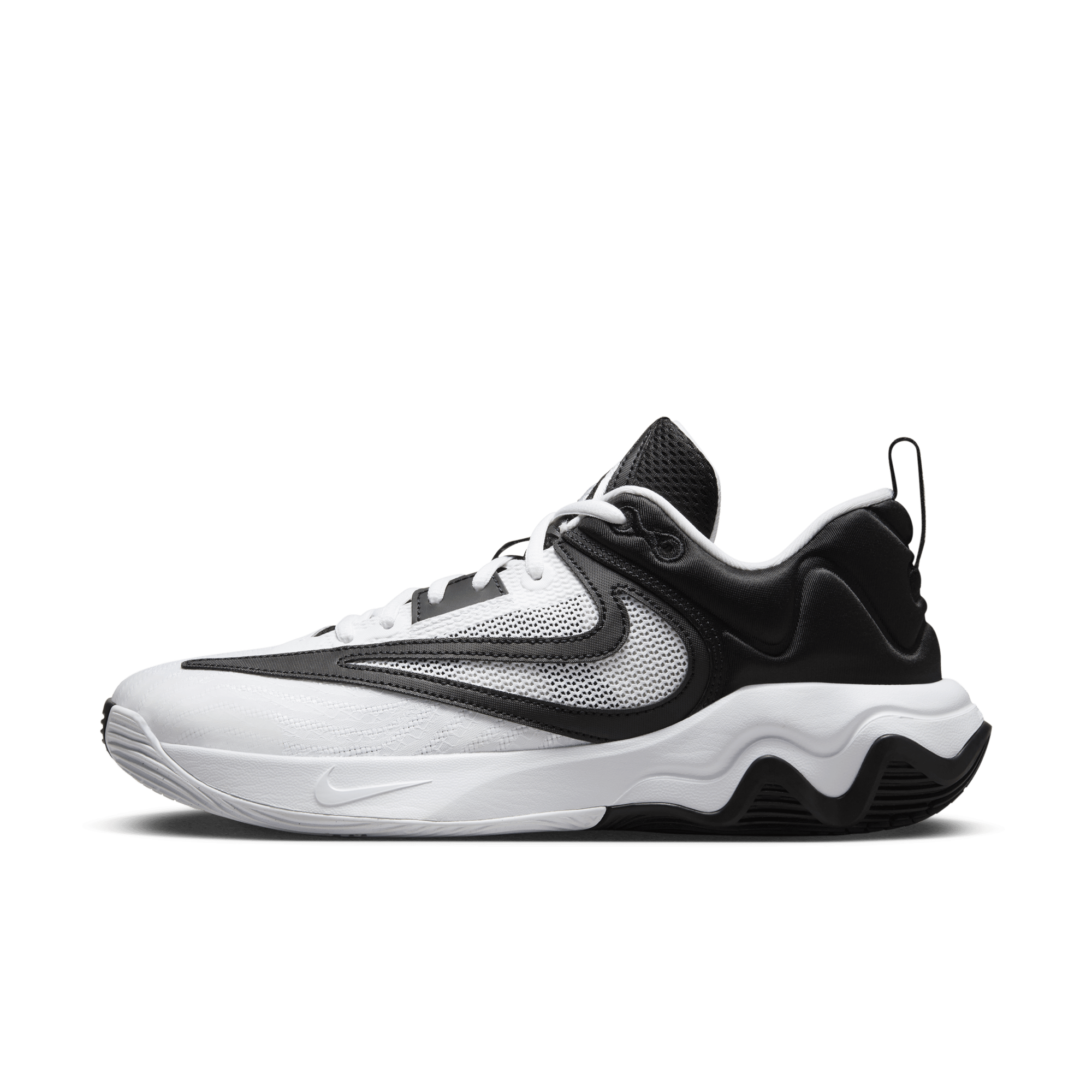 Basketball shoes nike black and white sale