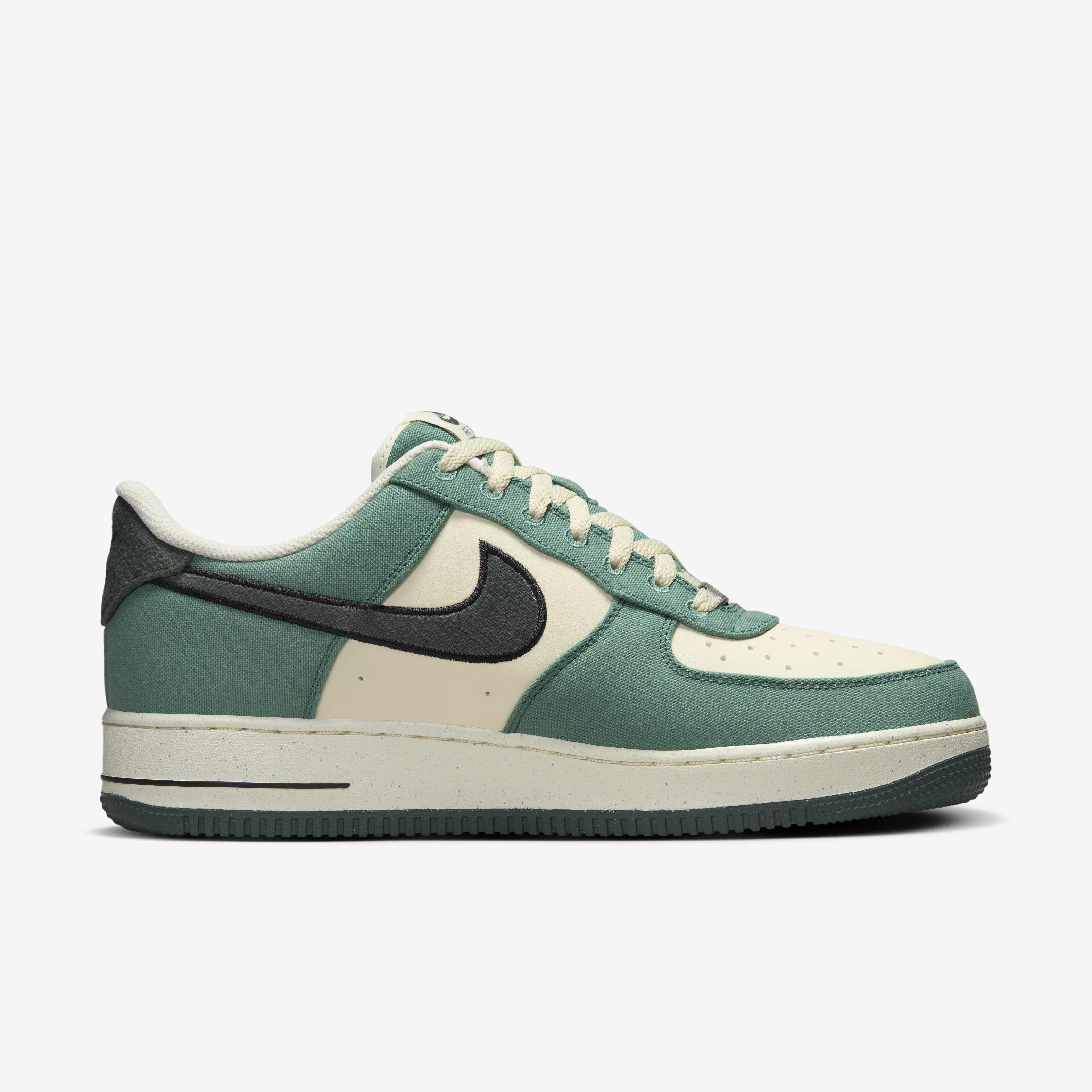 Nike Air Force 1 '07 LV8 image number 2