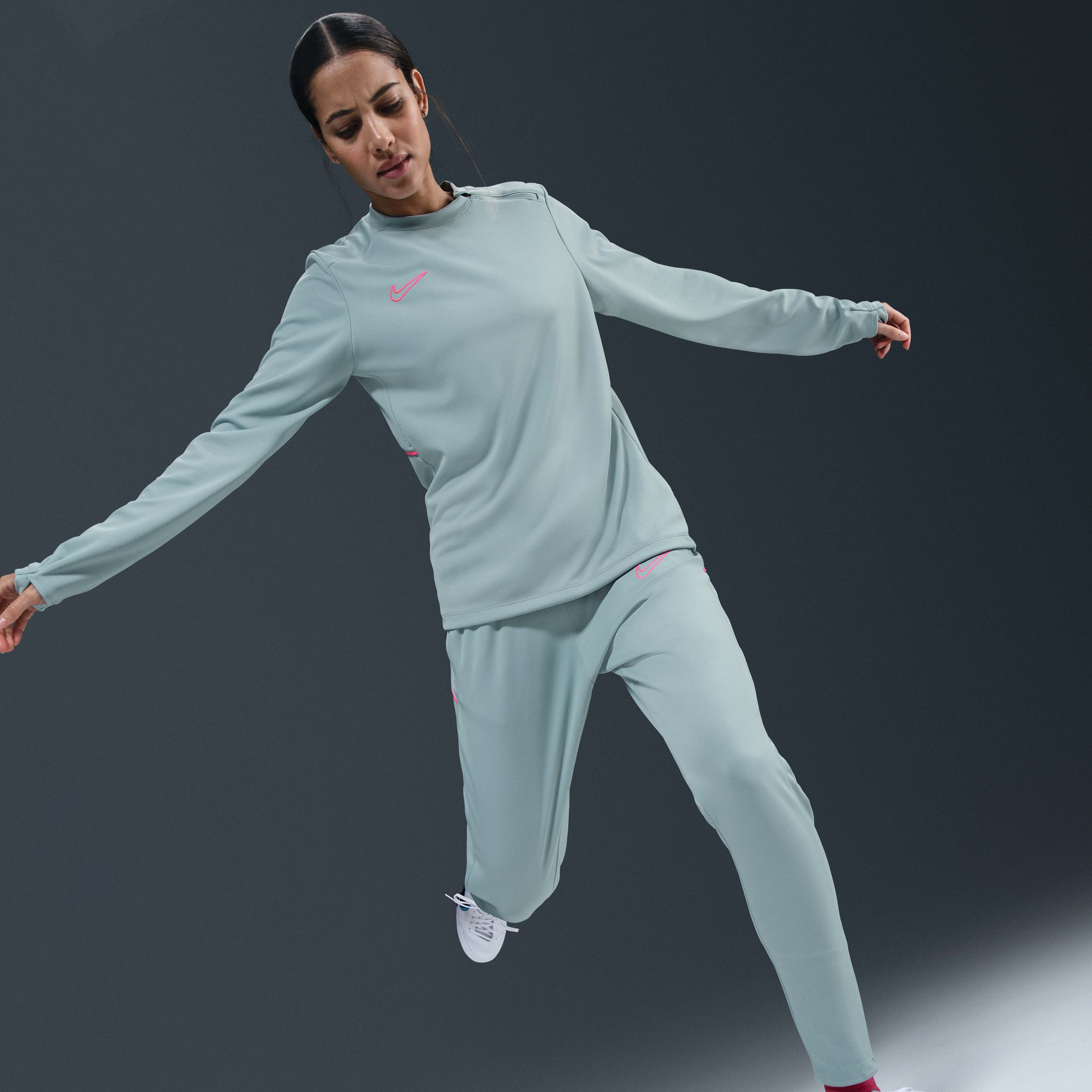 نايكي أكاديمي image number 2