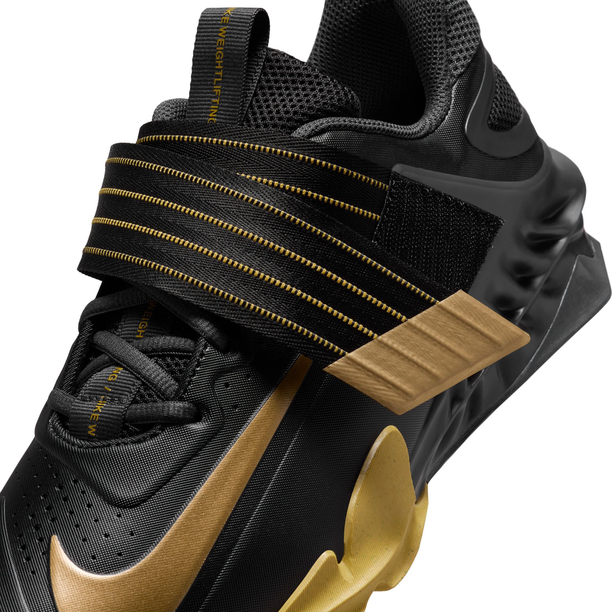 نايكي سافاليوس image number 5