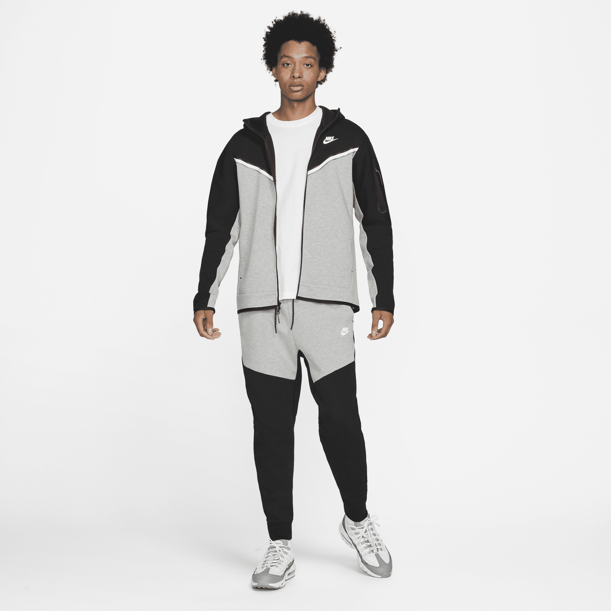 Black nike tech fleece hoodie sale
