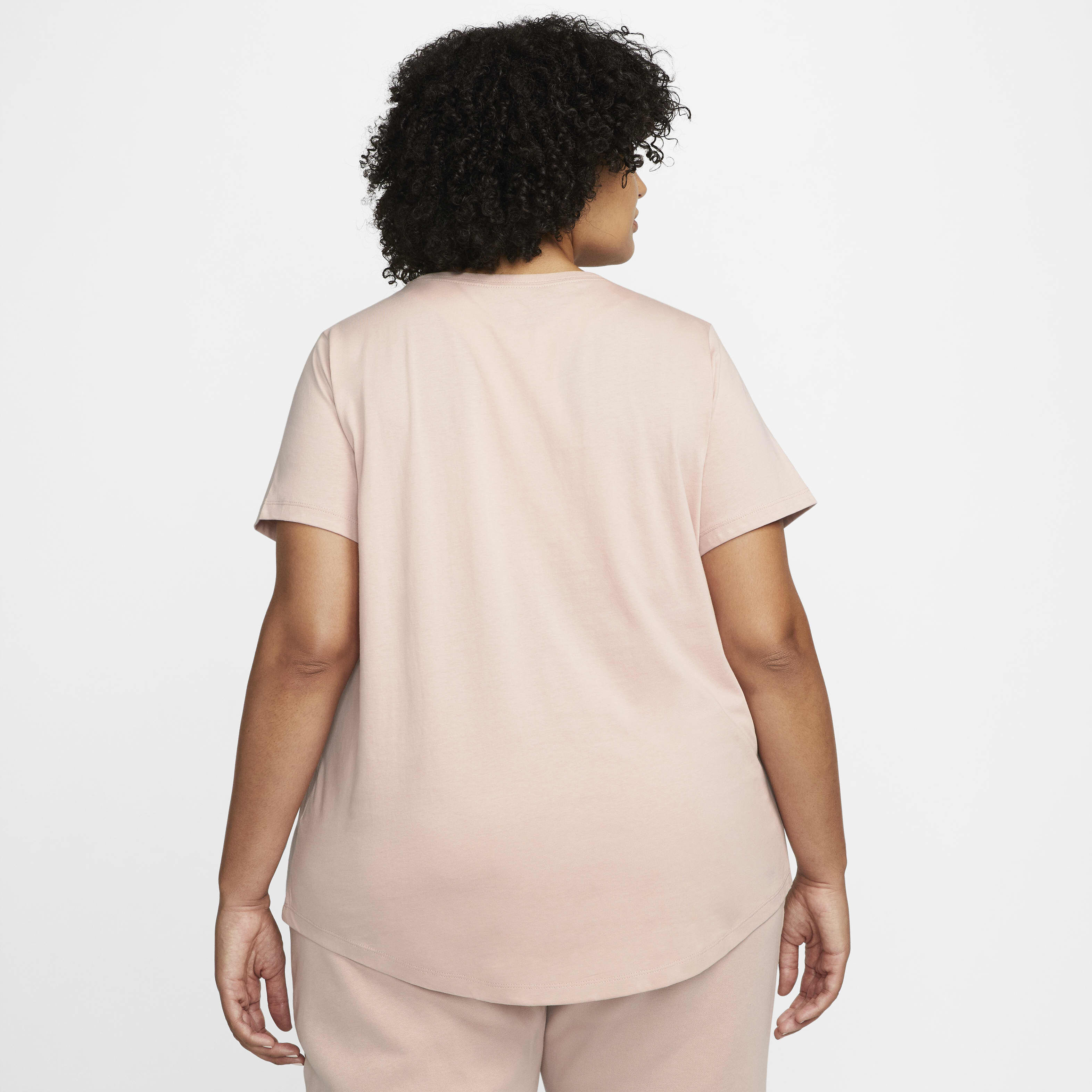 نايكي سبورتسوير ايسنشال image number 1