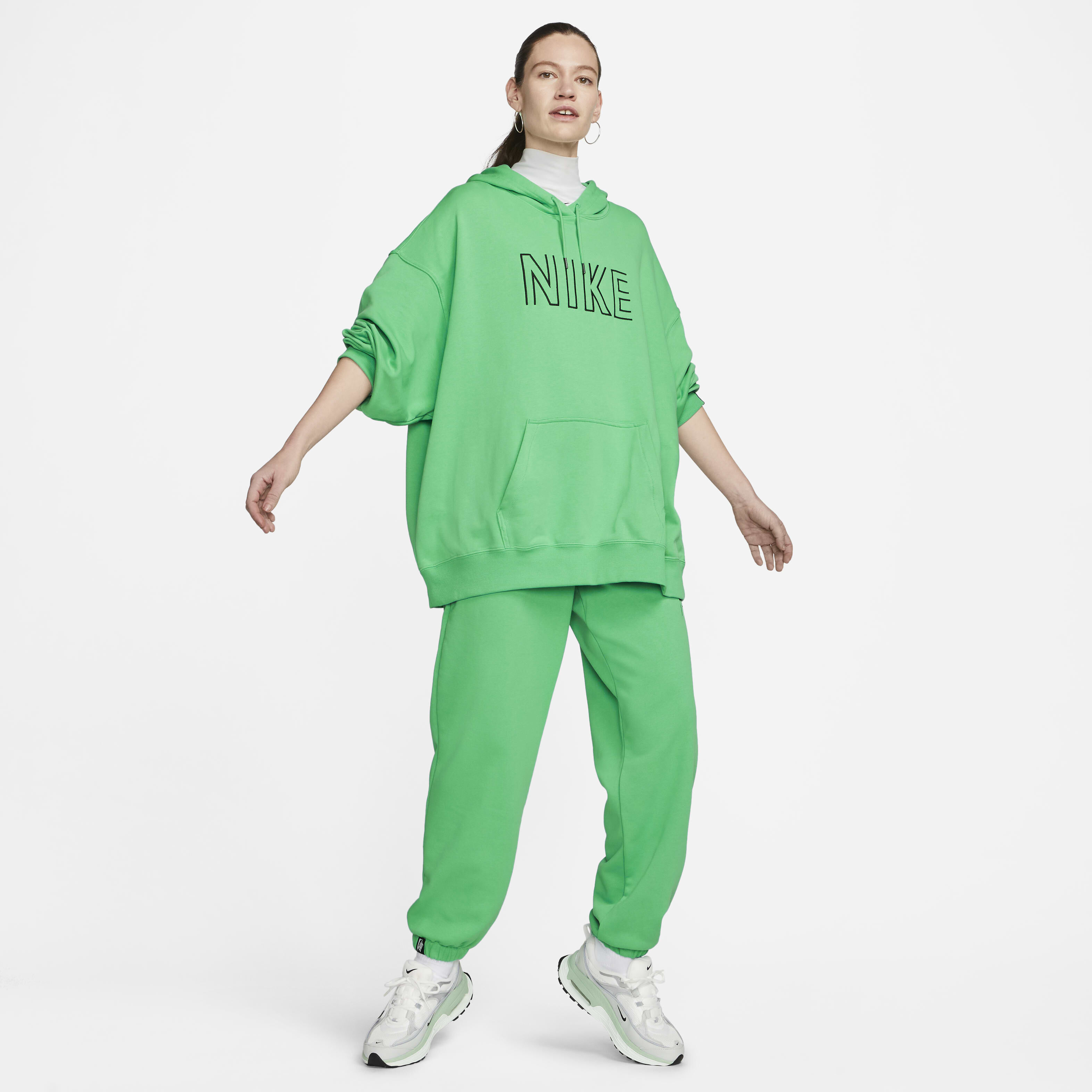 نايكي سبورتسوير image number 7