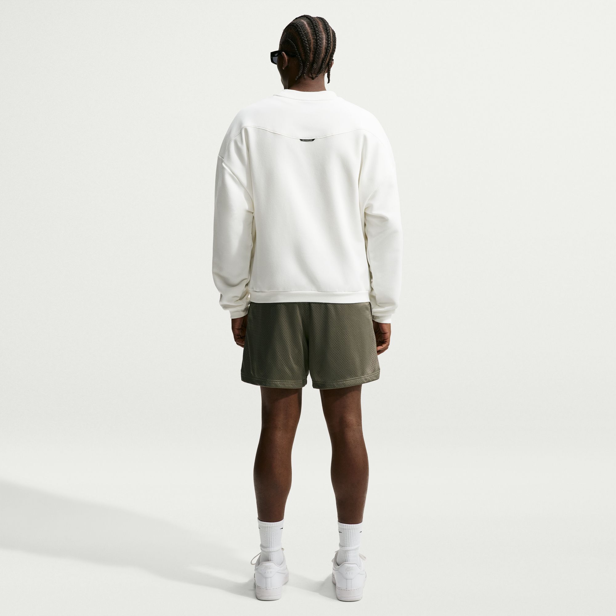 Nike Standard Issue image number 1