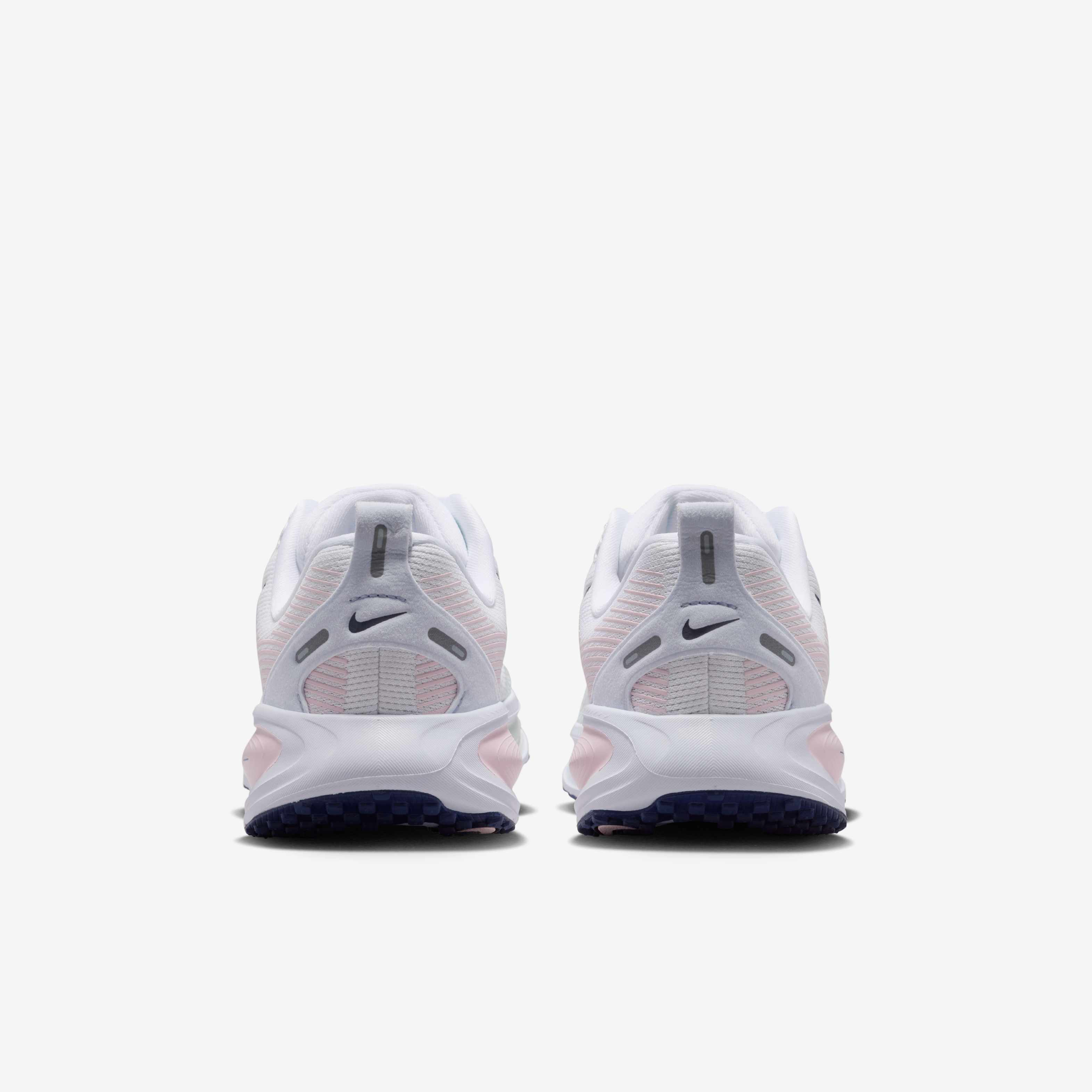 Nike Vomero 18 image number 5