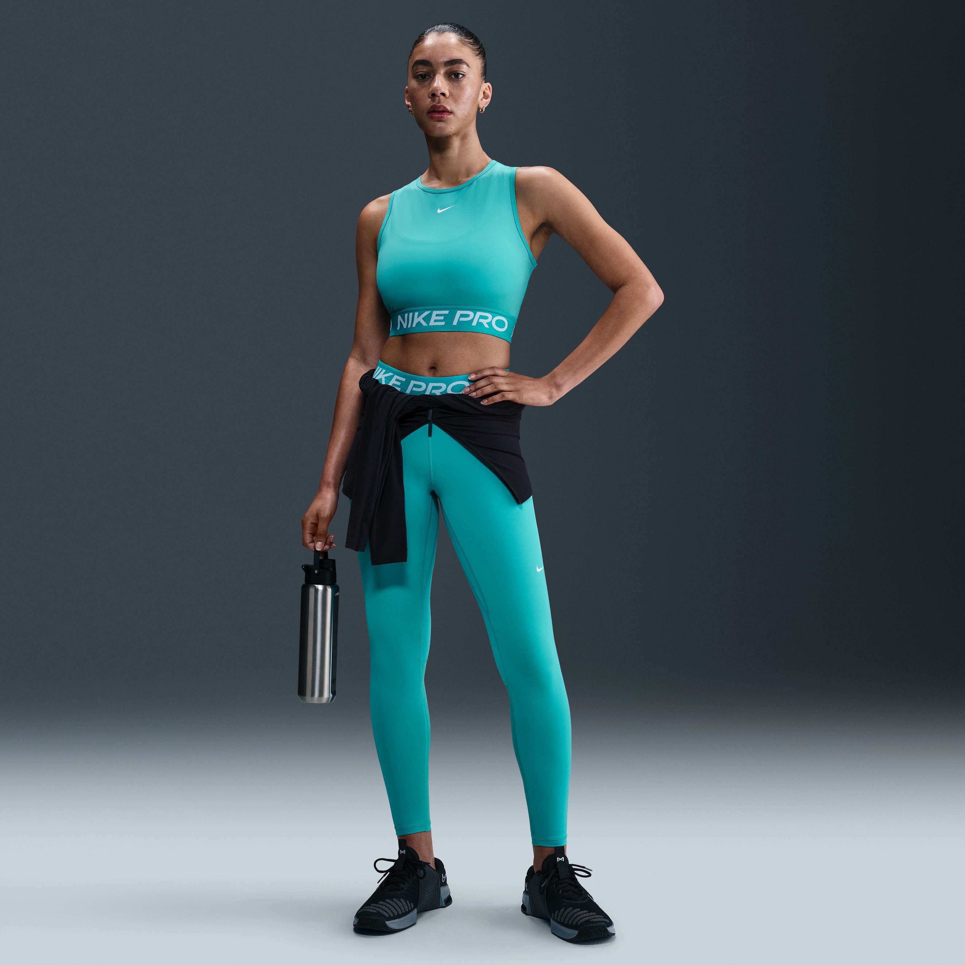 Nike Pro image number 3