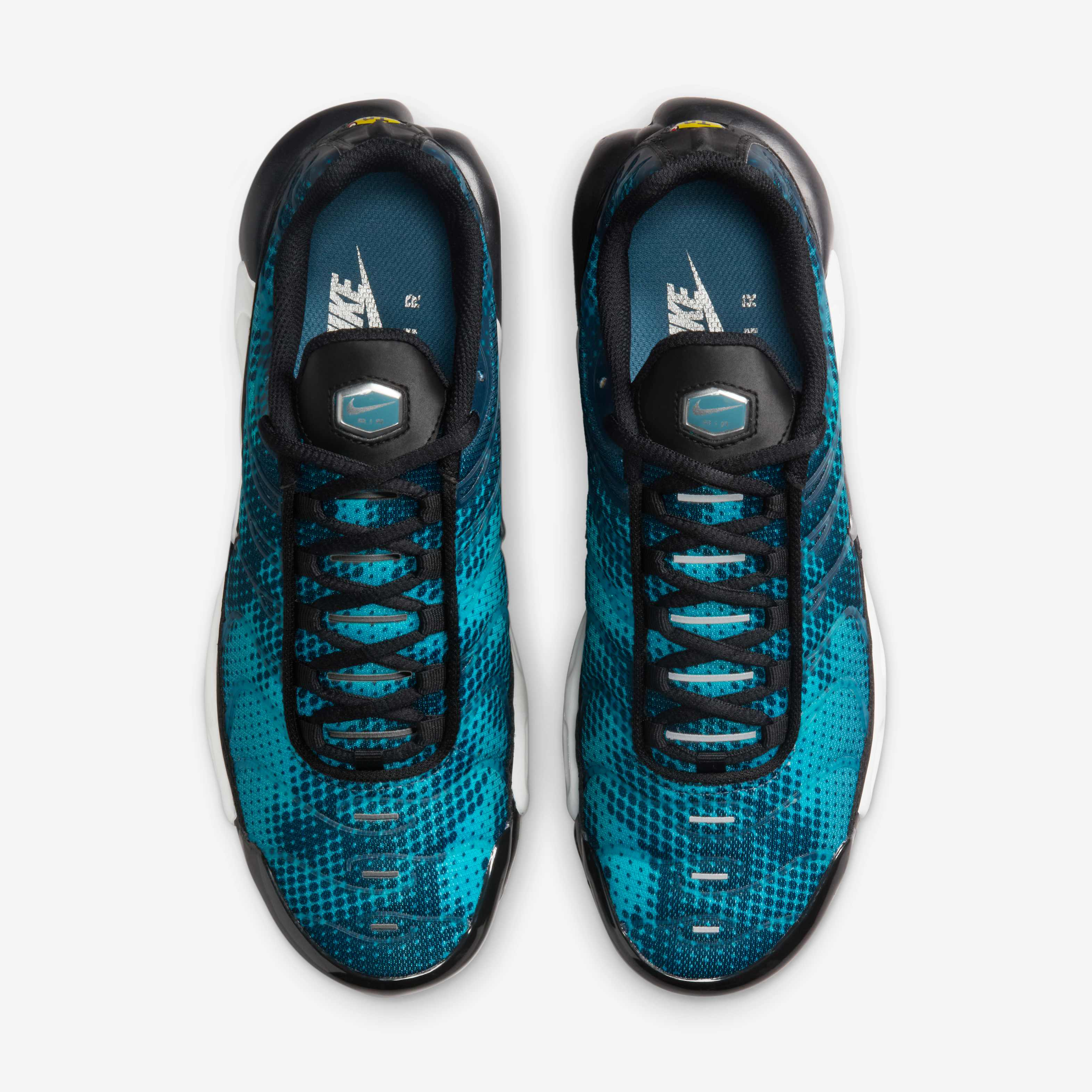 Nike Air Max Plus image number 3