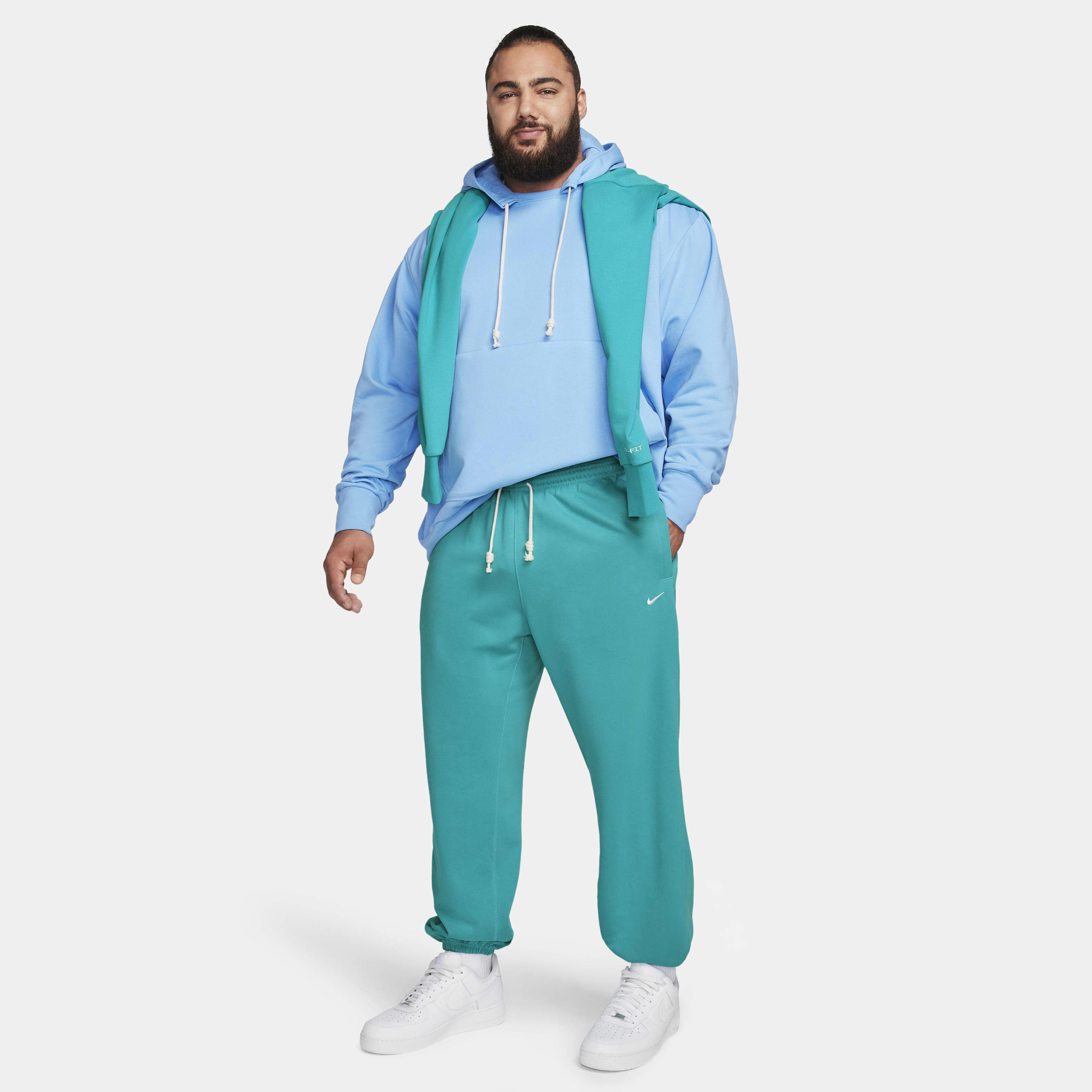 Nike Standard Issue image number 12