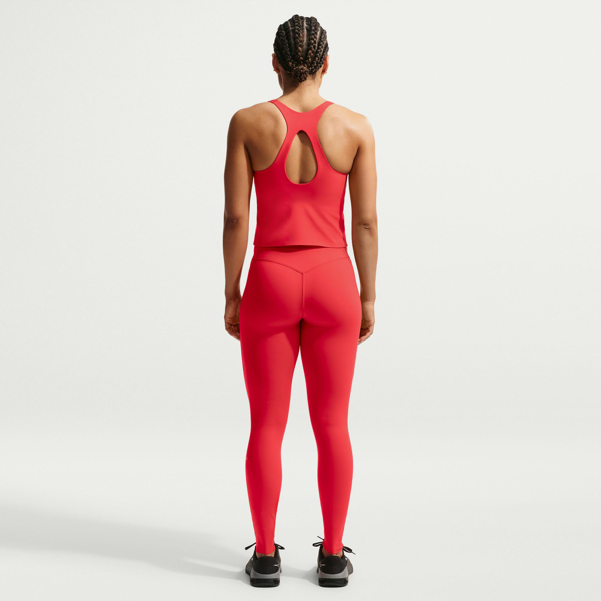 نايكي يونيفيرسا image number 1